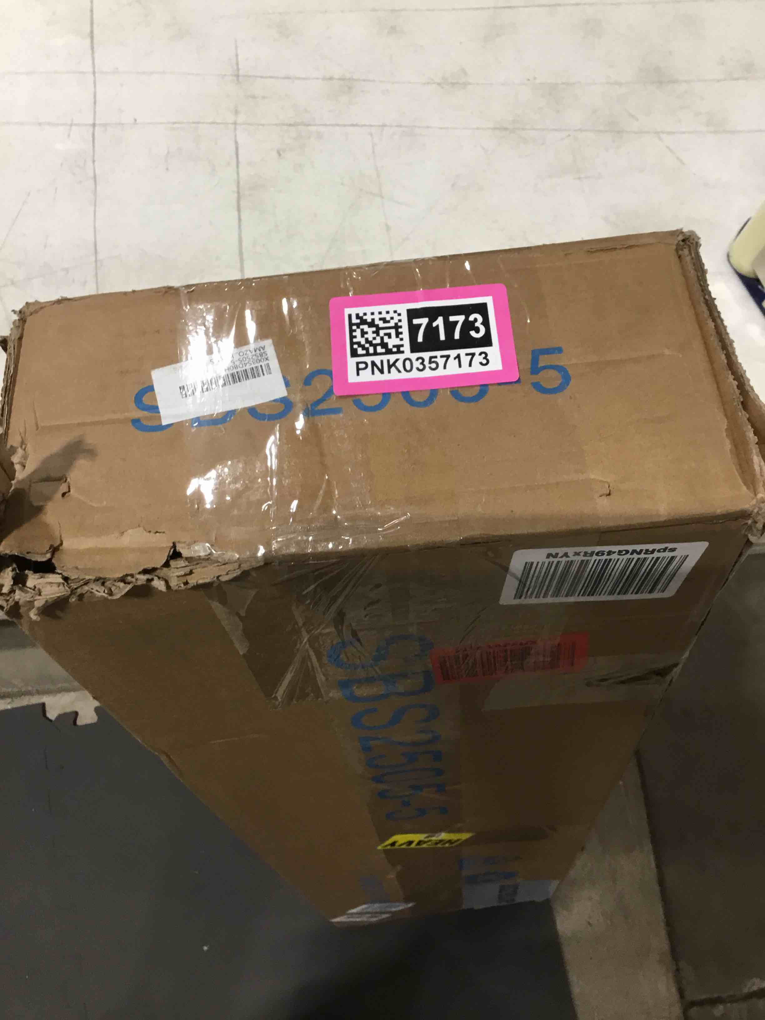 https://s3.amazonaws.com/lotting-images-prod/bidfta/PNK0357173_1731331930995.jpeg