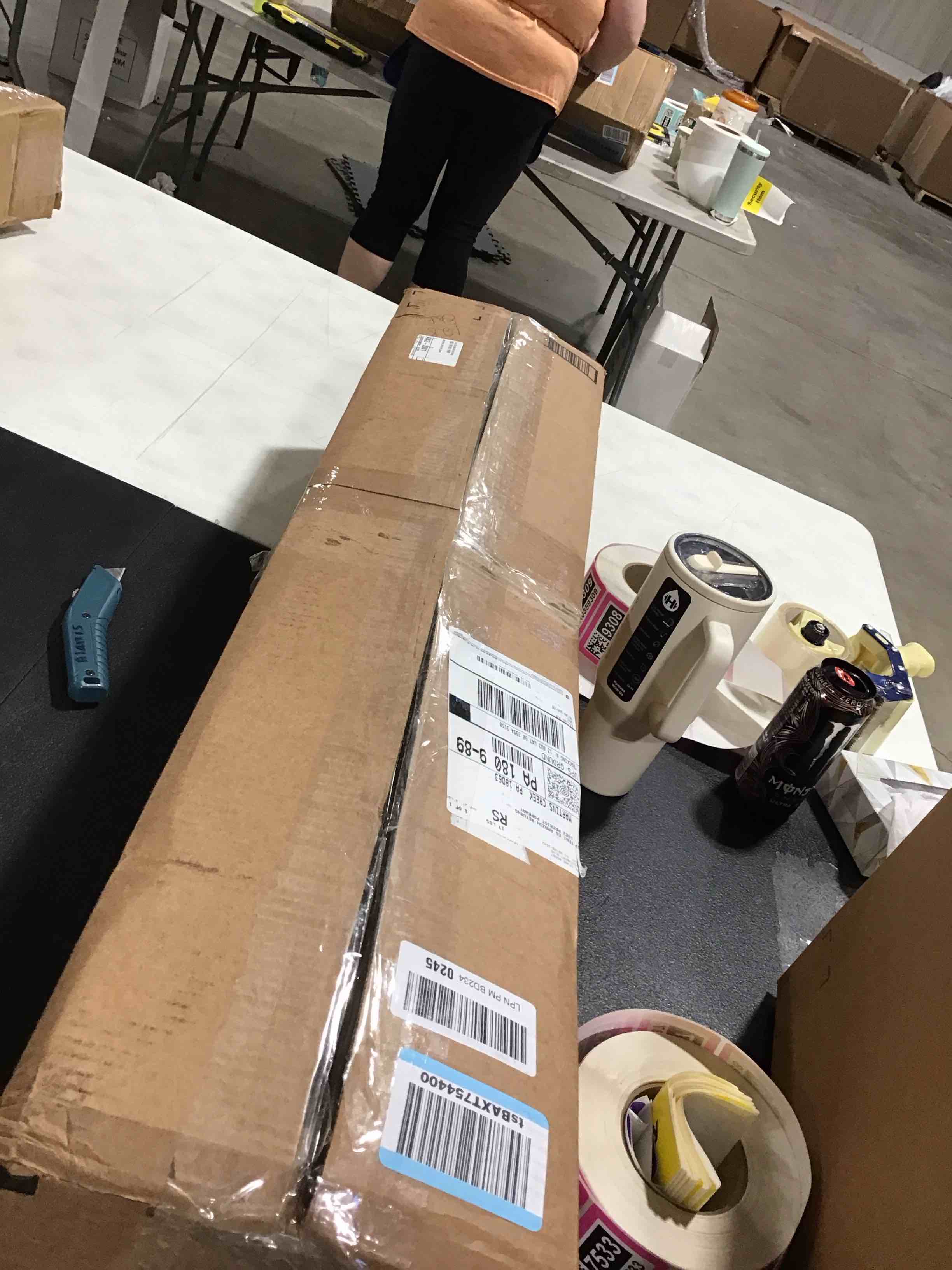 https://s3.amazonaws.com/lotting-images-prod/bidfta/PNK0357543_1730377678426.jpeg