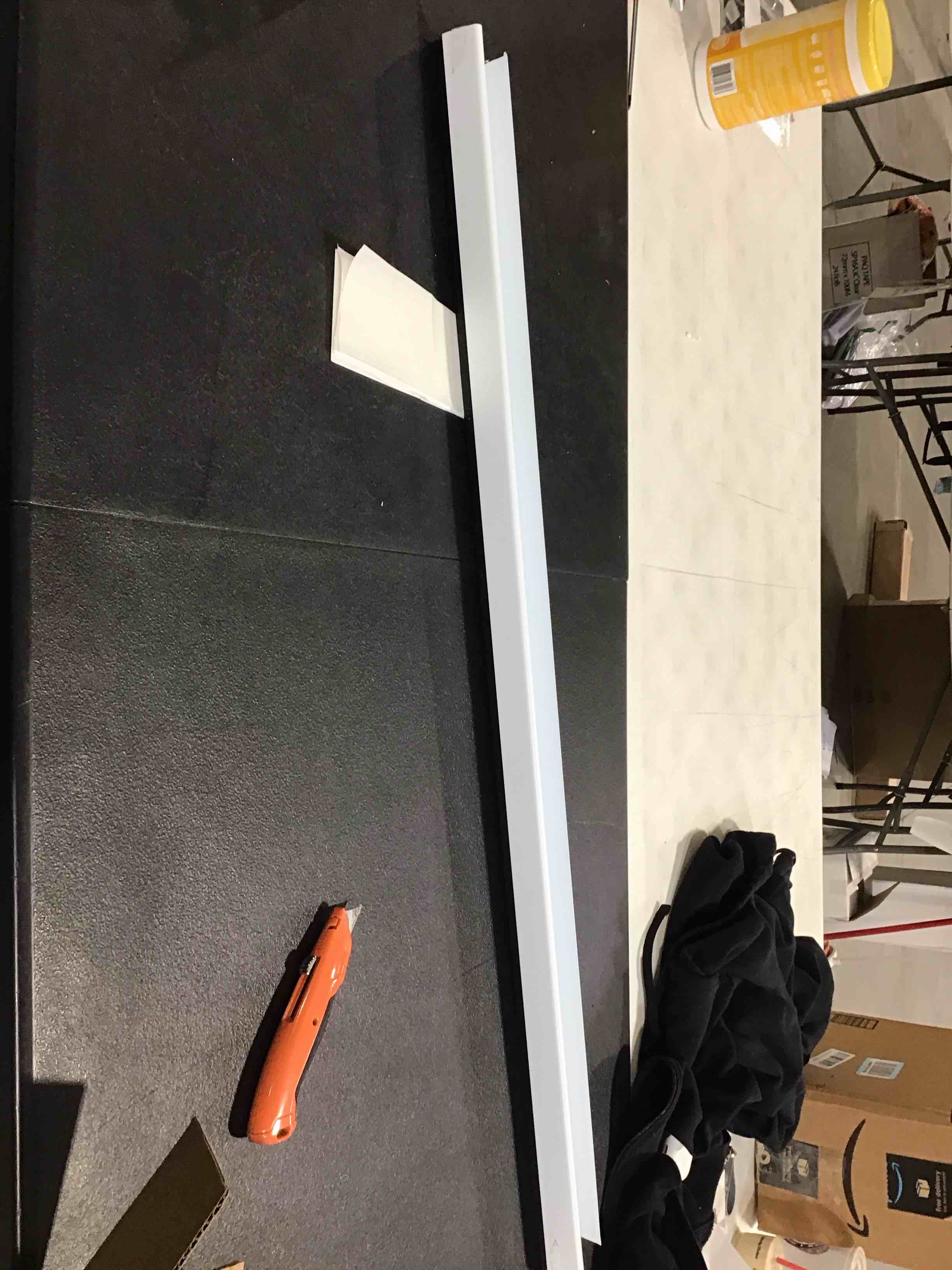 https://s3.amazonaws.com/lotting-images-prod/bidfta/PNK0357610_1730303726314.jpeg