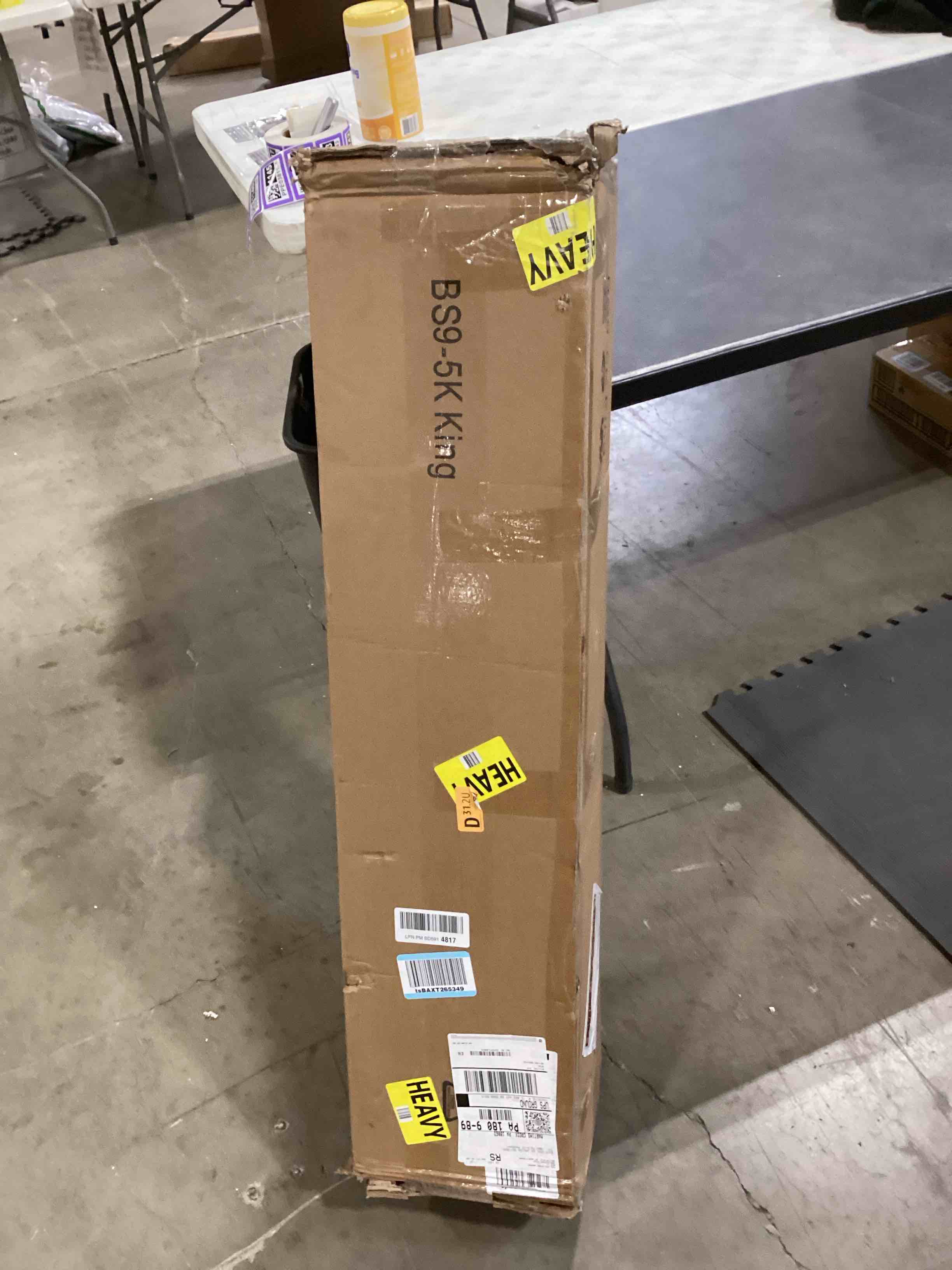 https://s3.amazonaws.com/lotting-images-prod/bidfta/PNK0357628_1730297848412.jpeg