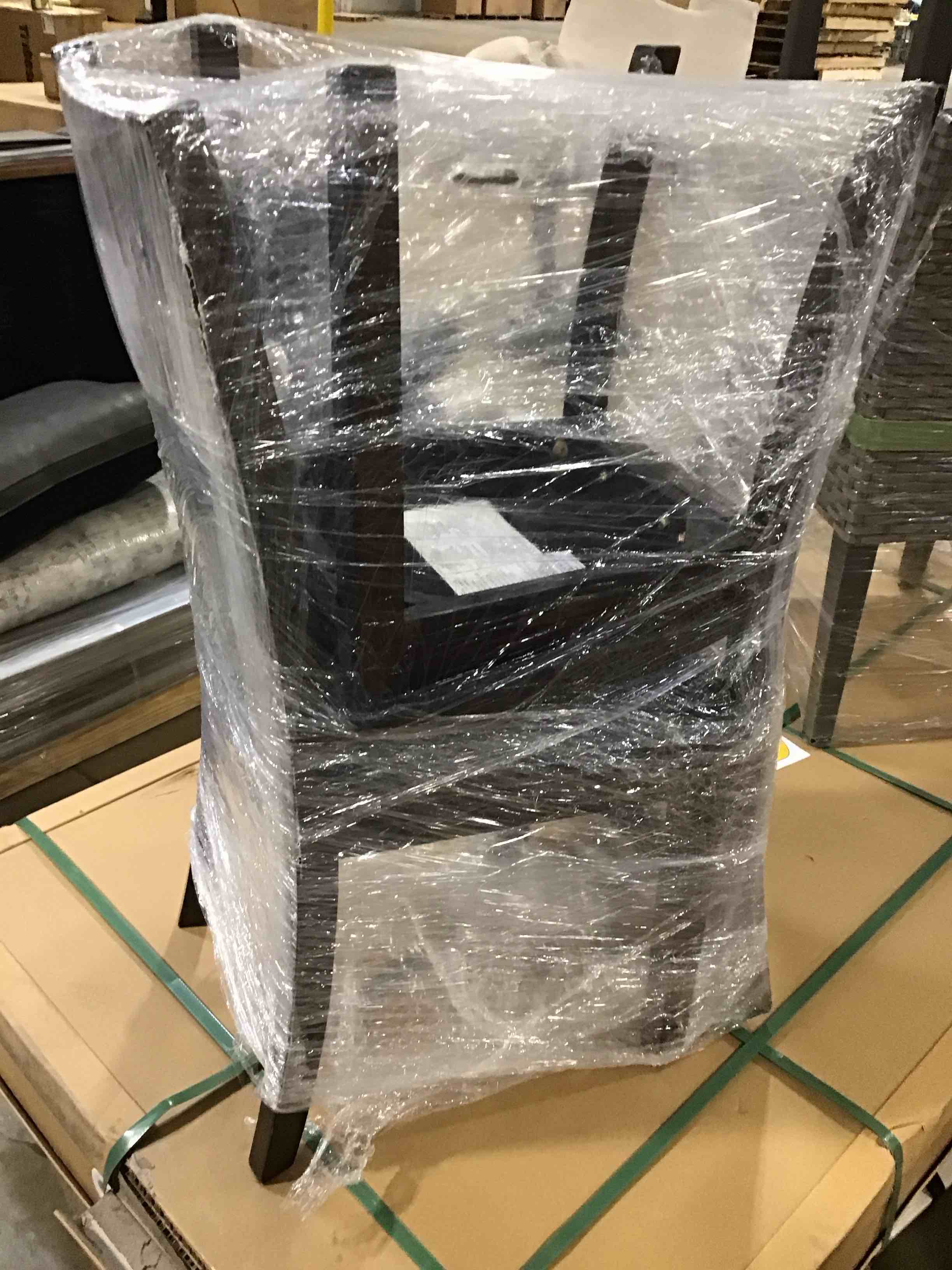 https://s3.amazonaws.com/lotting-images-prod/bidfta/PNK0357730_1730142734147.jpeg
