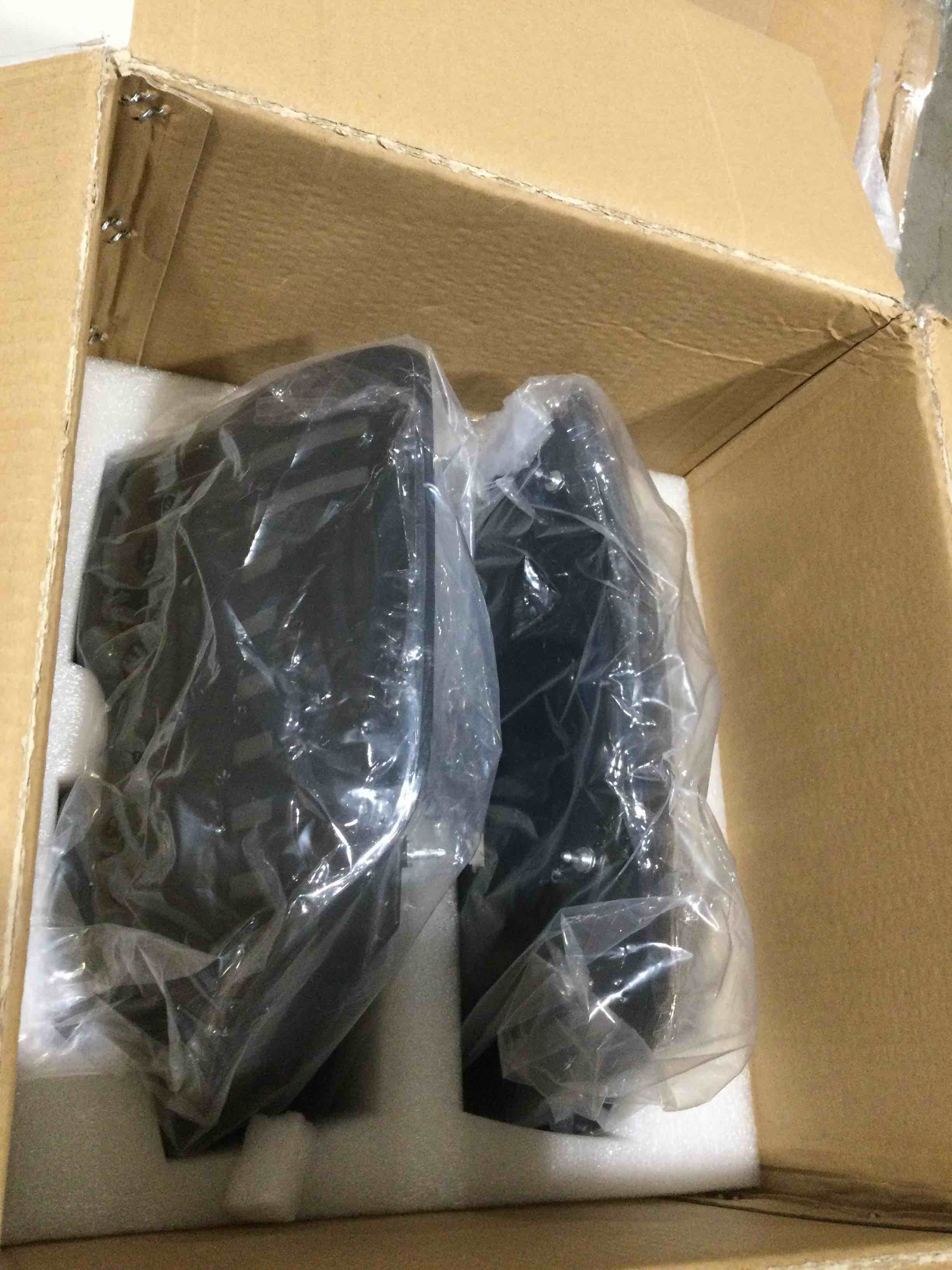 https://s3.amazonaws.com/lotting-images-prod/bidfta/PNK0357789_1730119191864.jpeg
