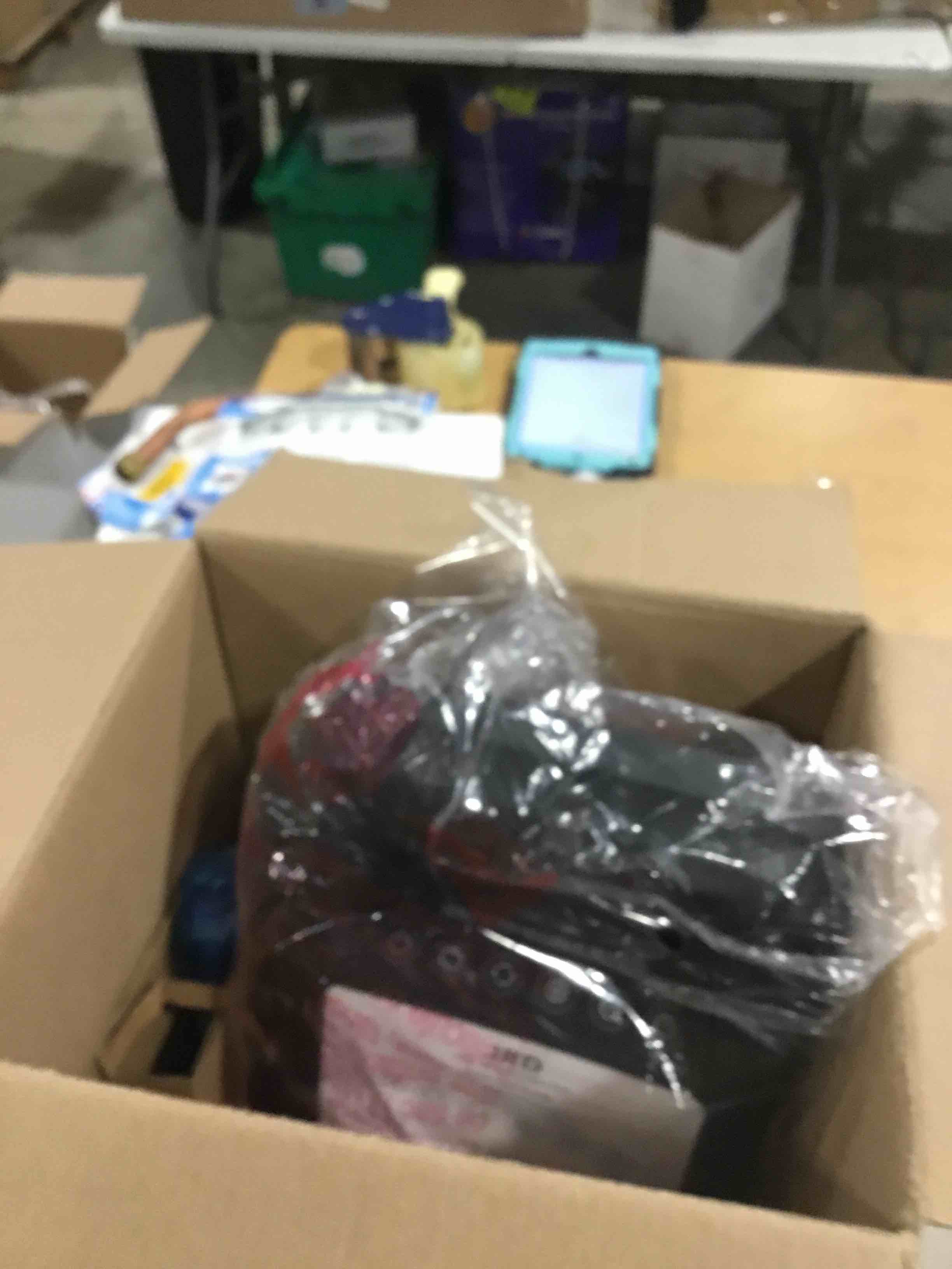 https://s3.amazonaws.com/lotting-images-prod/bidfta/PNK0358507_1733232558694.jpeg