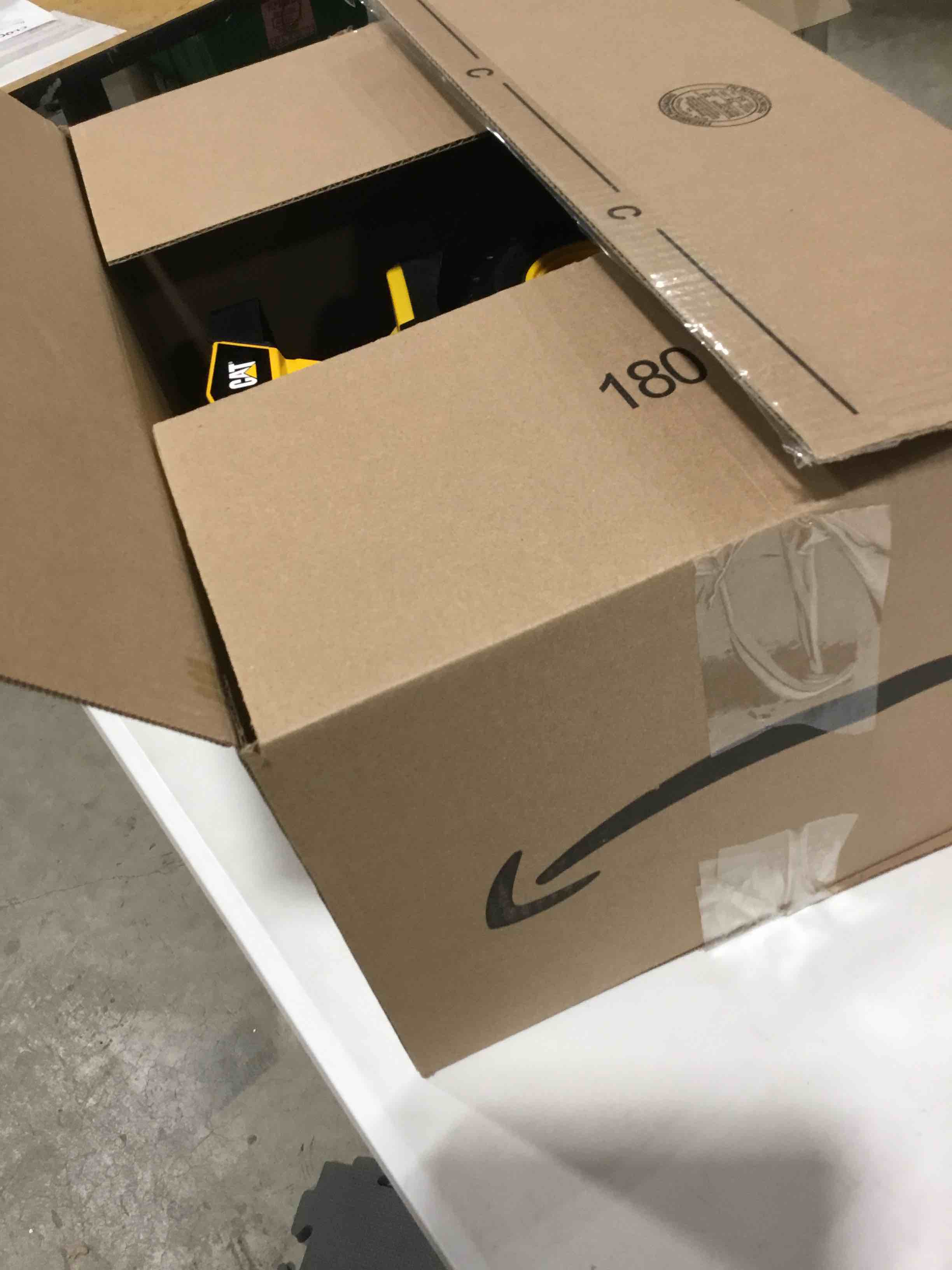 https://s3.amazonaws.com/lotting-images-prod/bidfta/PNK0358633_1732044653661.jpeg