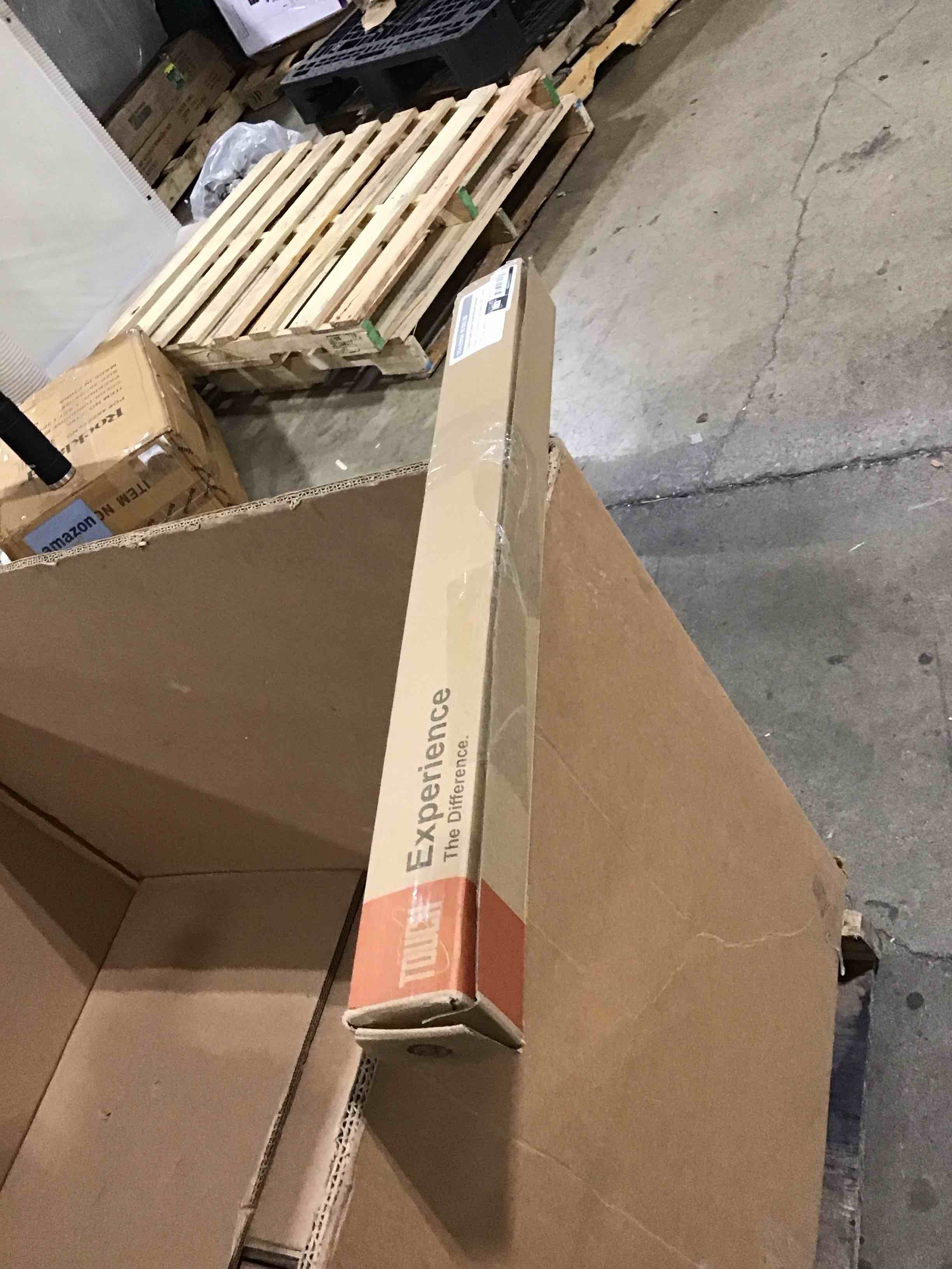 https://s3.amazonaws.com/lotting-images-prod/bidfta/PNK0359134_1730988007620.jpeg