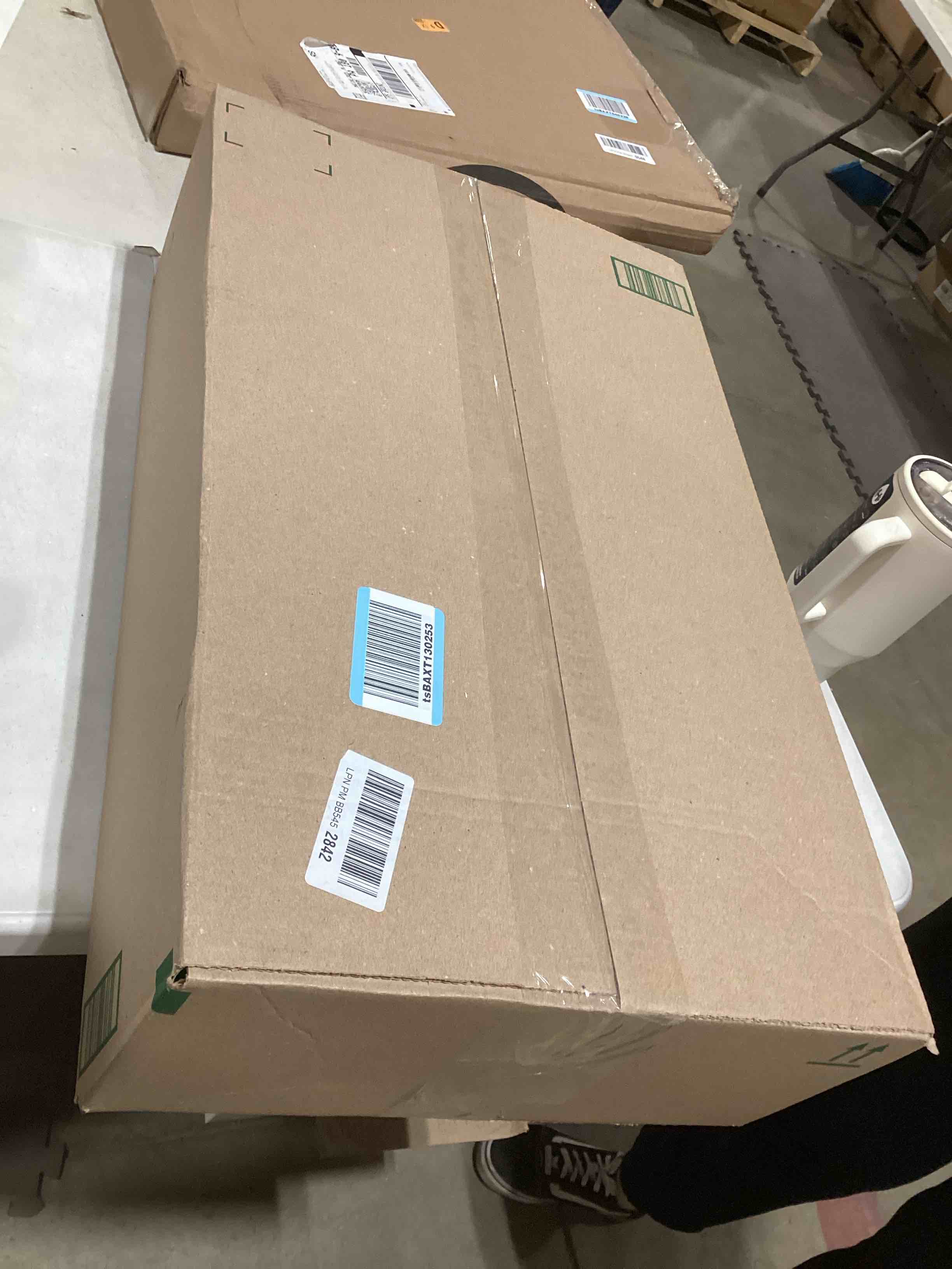 https://s3.amazonaws.com/lotting-images-prod/bidfta/PNK0359322_1730374615433.jpeg