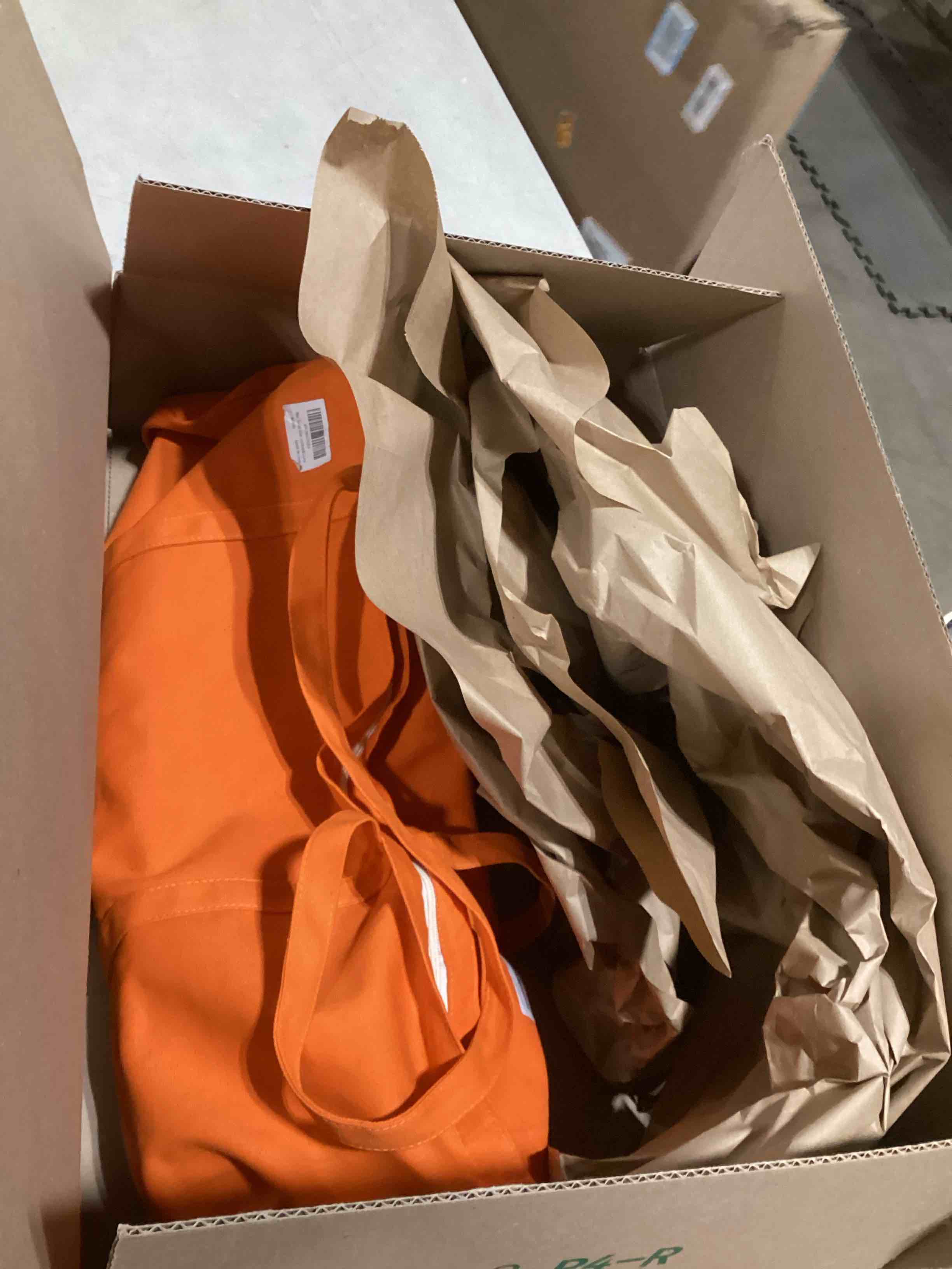 https://s3.amazonaws.com/lotting-images-prod/bidfta/PNK0359322_1730374659027.jpeg