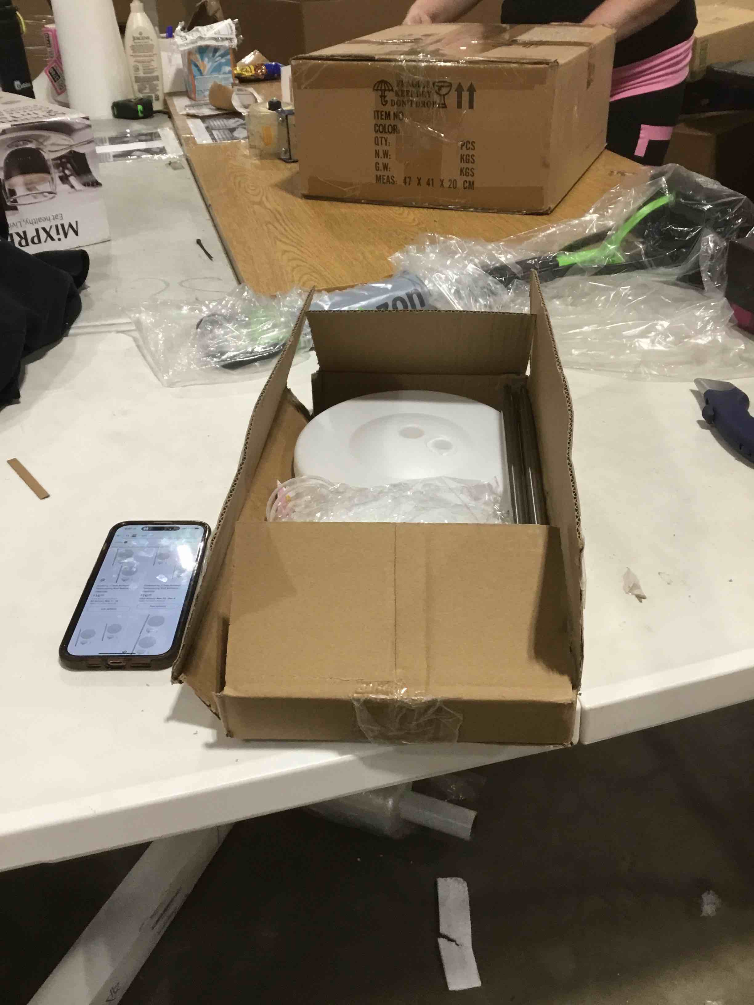 https://s3.amazonaws.com/lotting-images-prod/bidfta/PNK0359973_1729688824090.jpeg