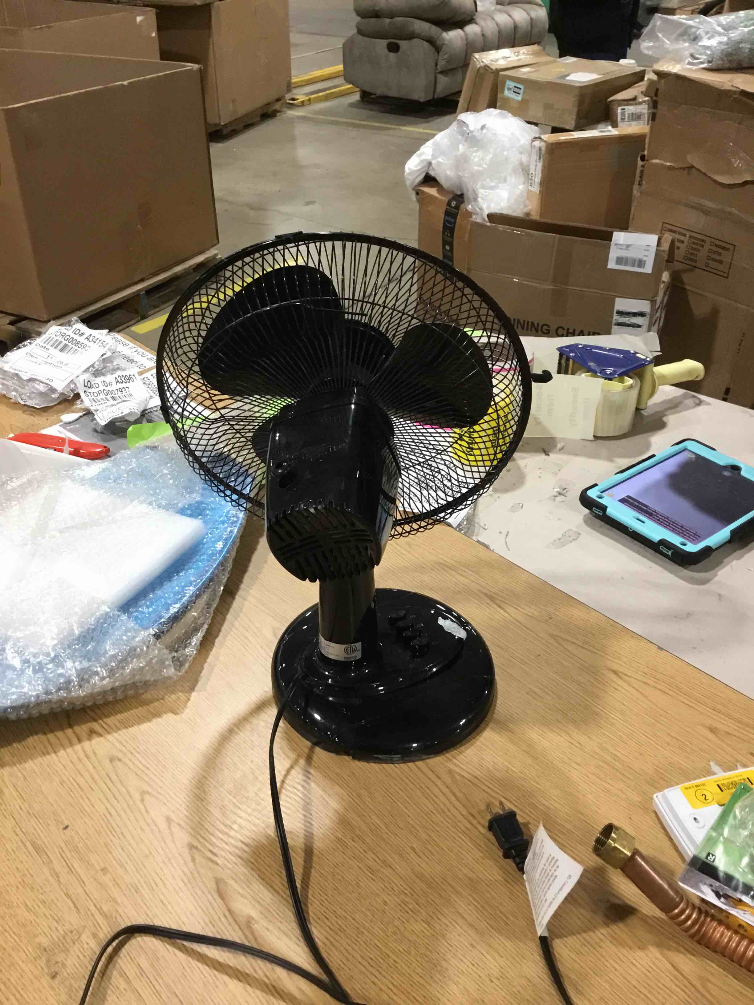 https://s3.amazonaws.com/lotting-images-prod/bidfta/PNK0360106_1733142499012.jpeg