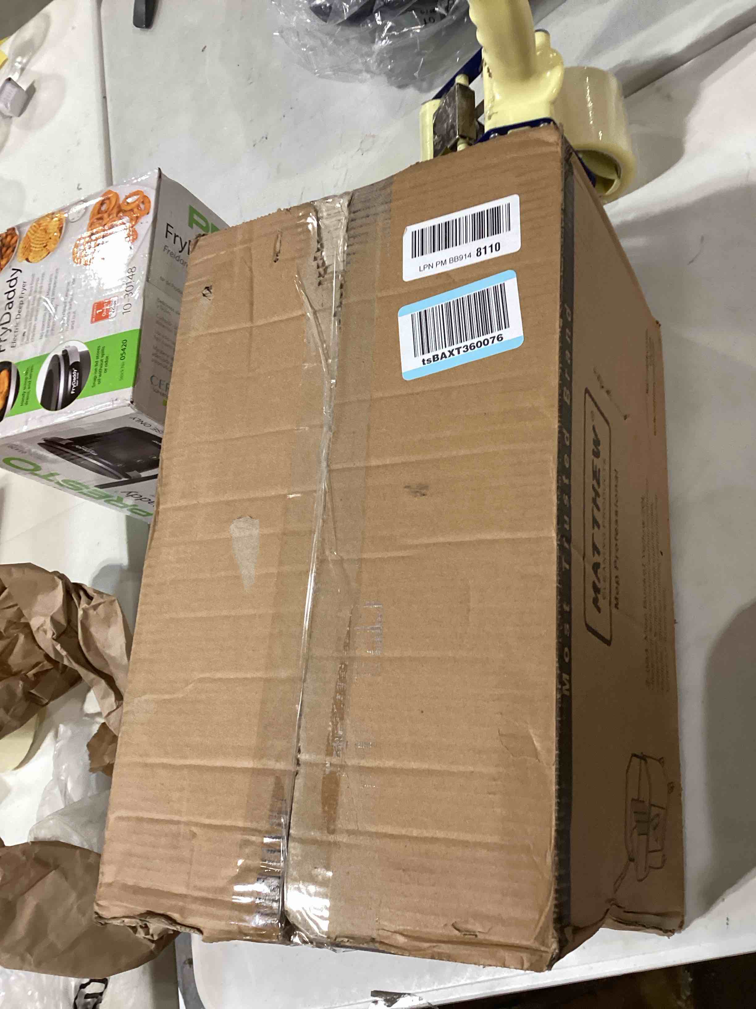 https://s3.amazonaws.com/lotting-images-prod/bidfta/PNK0360697_1731097238448.jpeg