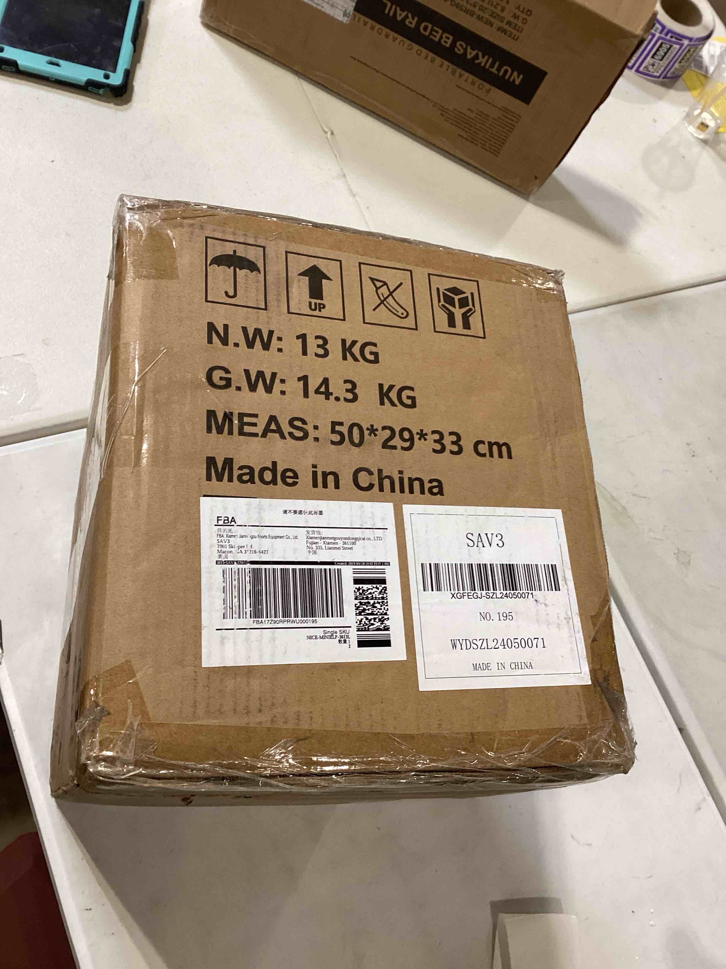 https://s3.amazonaws.com/lotting-images-prod/bidfta/PNK0360714_1731090842385.jpeg