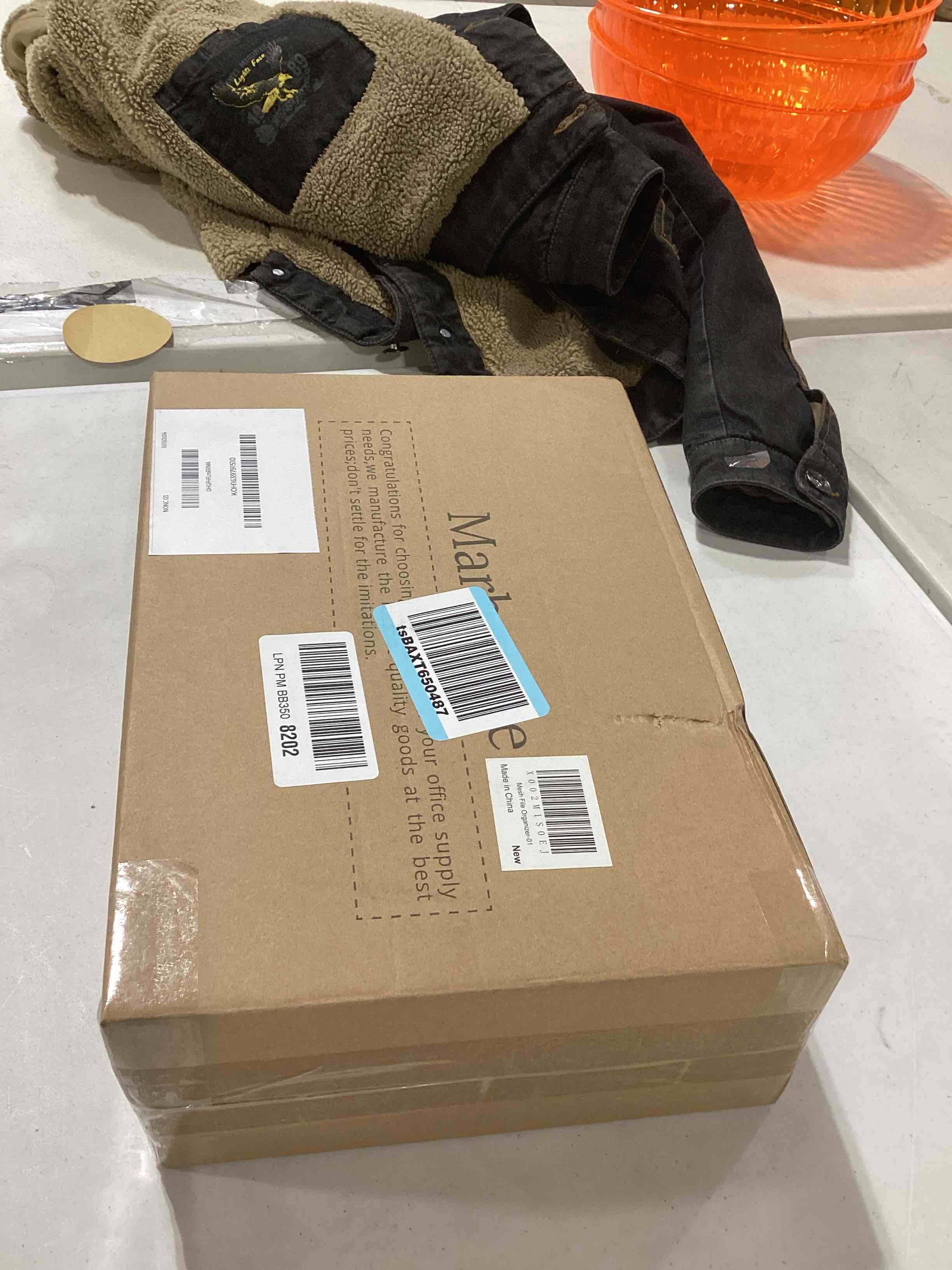 https://s3.amazonaws.com/lotting-images-prod/bidfta/PNK0361031_1730814684966.jpeg