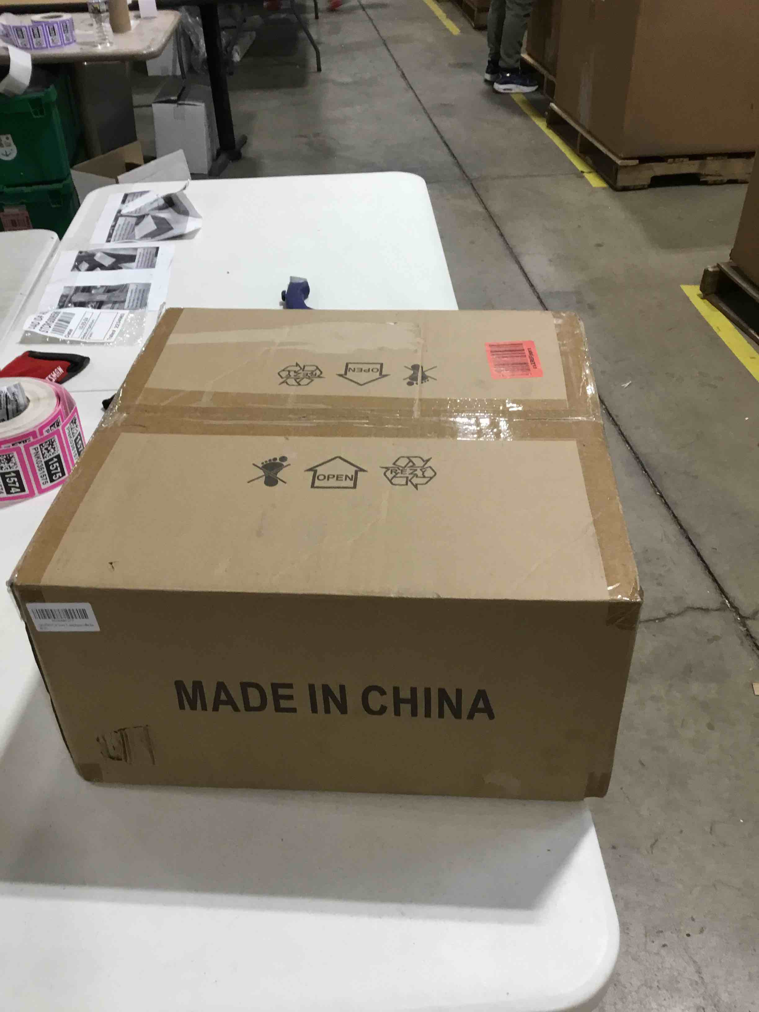https://s3.amazonaws.com/lotting-images-prod/bidfta/PNK0361585_1730119495601.jpeg