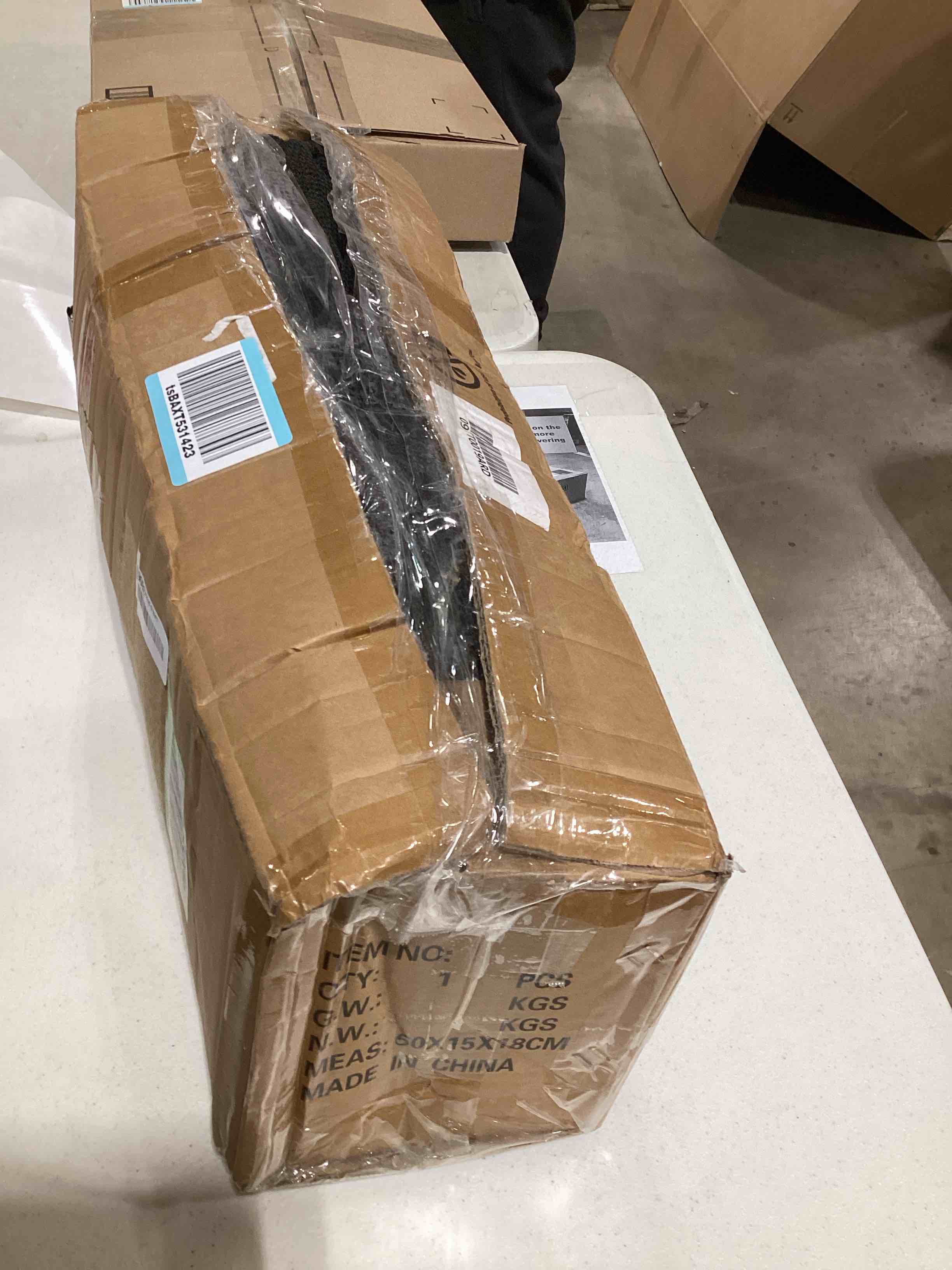 https://s3.amazonaws.com/lotting-images-prod/bidfta/PNK0361735_1729689007872.jpeg