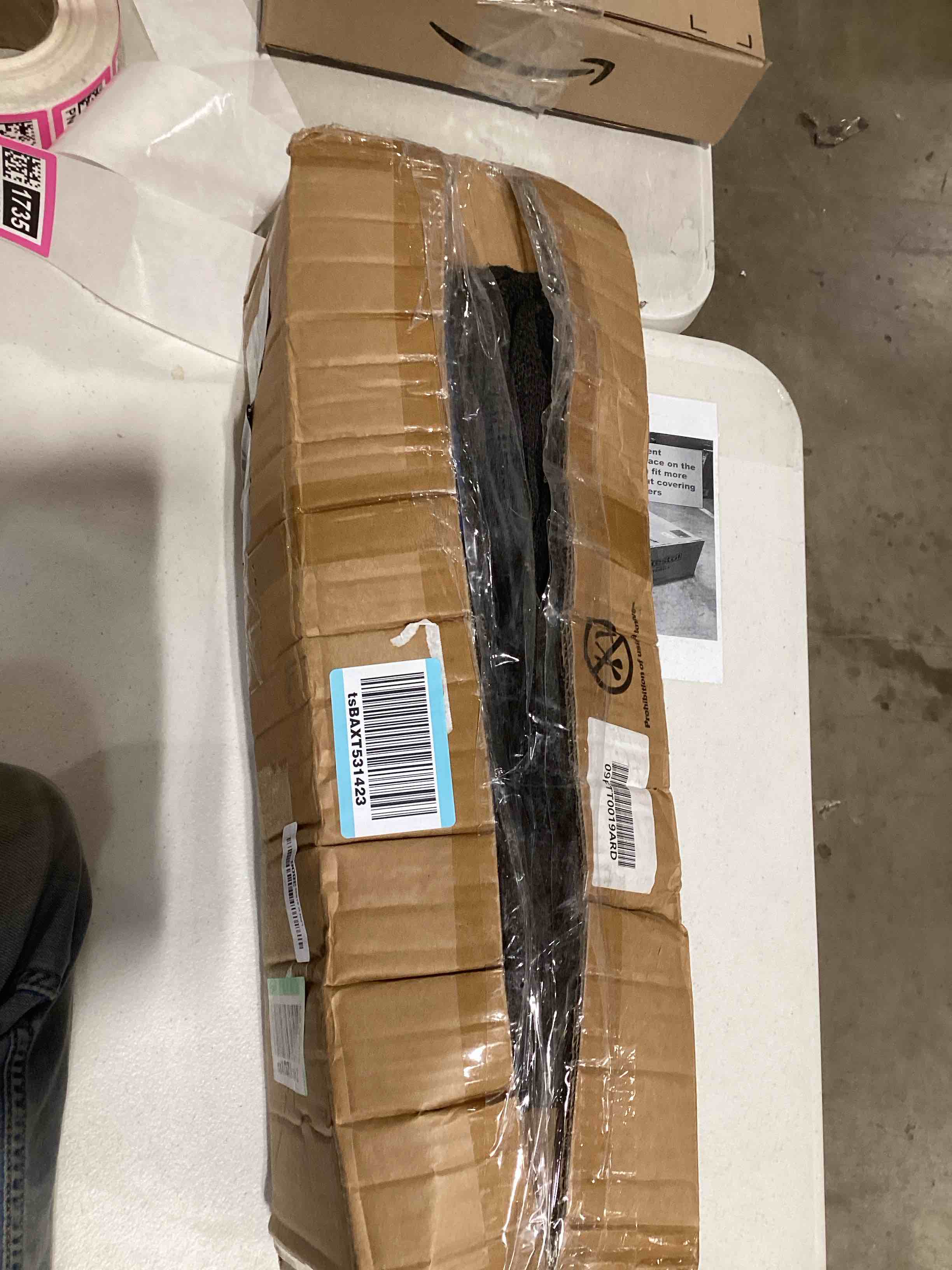 https://s3.amazonaws.com/lotting-images-prod/bidfta/PNK0361735_1729689011286.jpeg