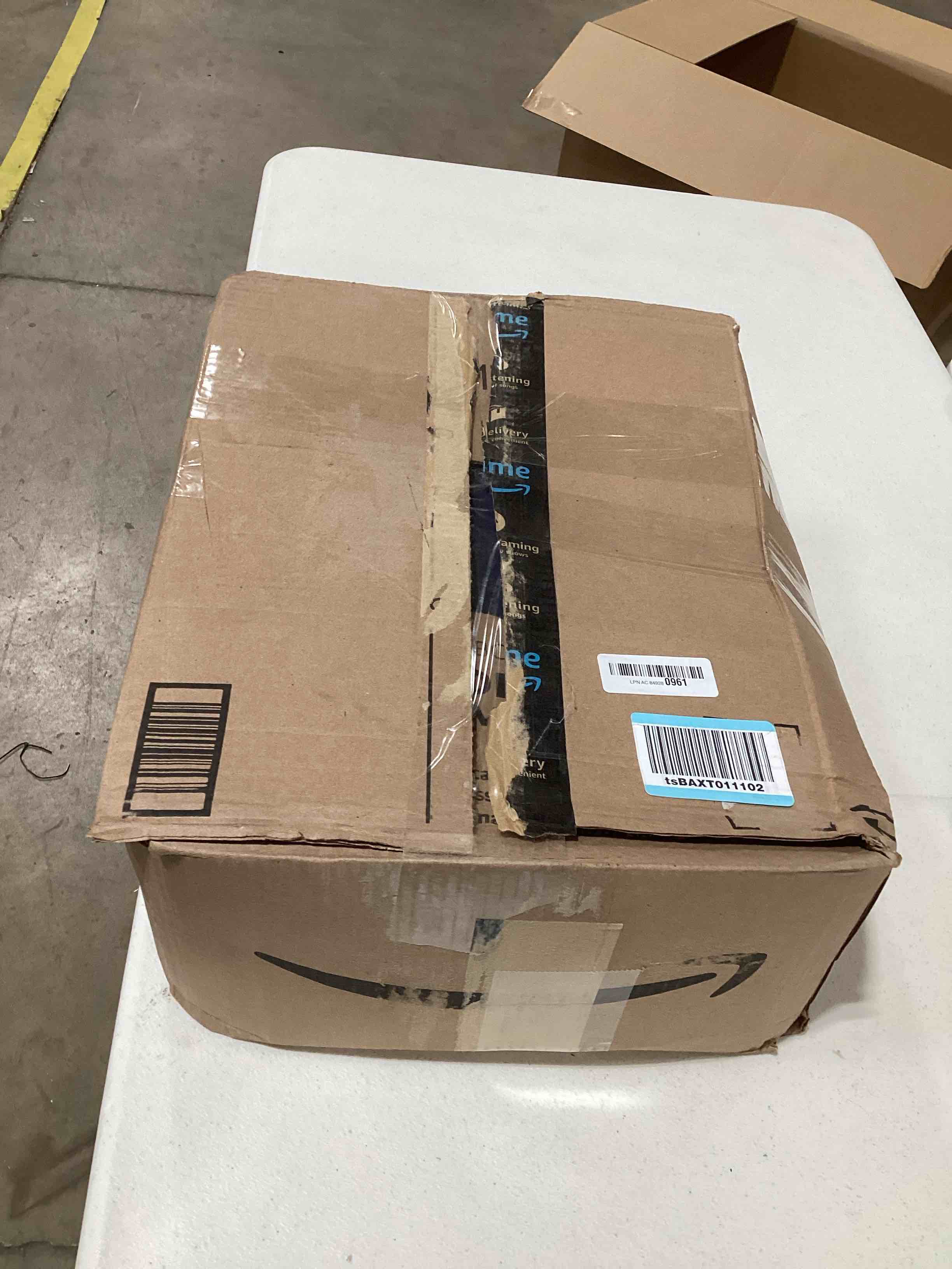 https://s3.amazonaws.com/lotting-images-prod/bidfta/PNK0361737_1729688636381.jpeg