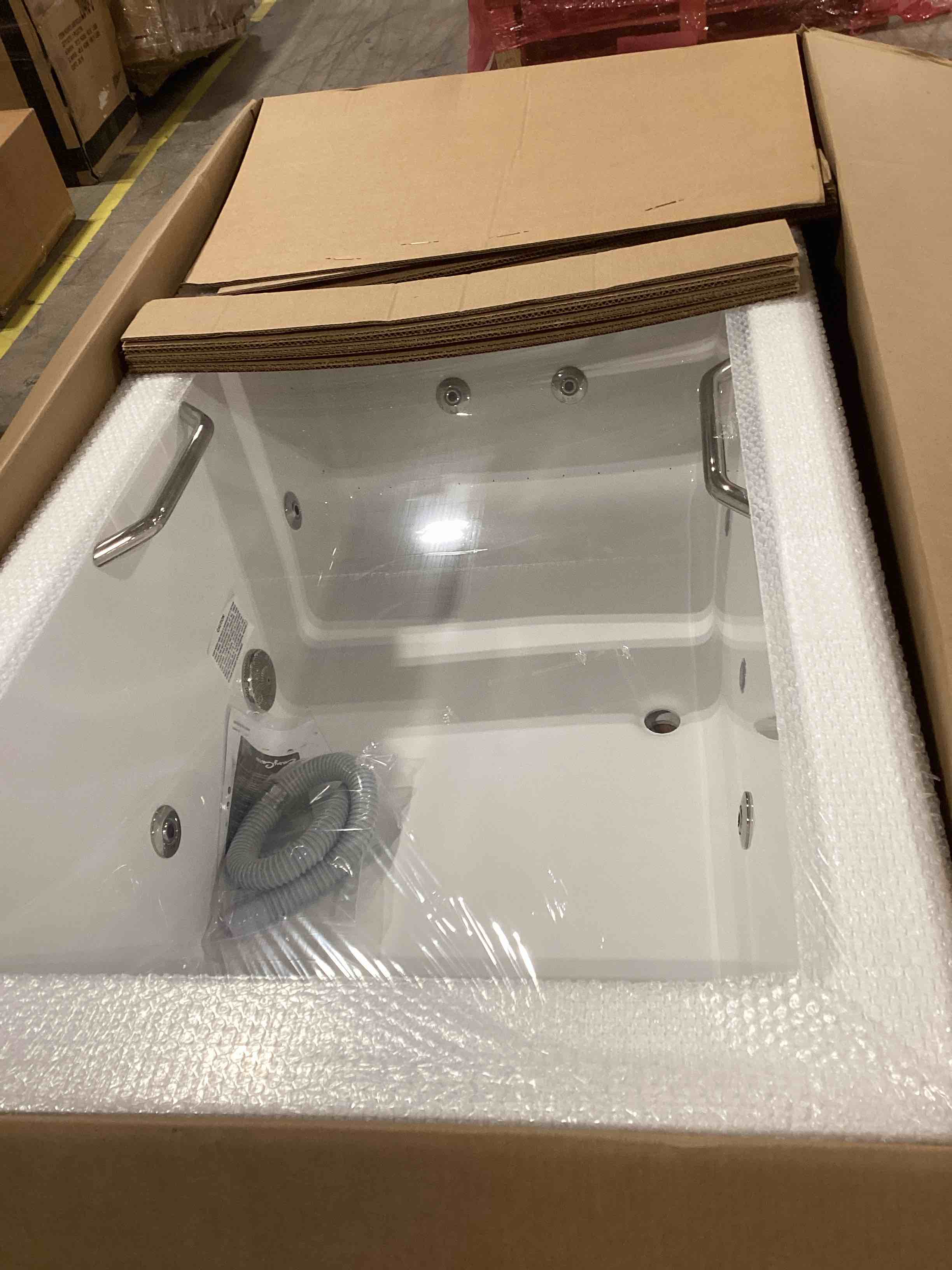 https://s3.amazonaws.com/lotting-images-prod/bidfta/PNK0361839_1729605790056.jpeg