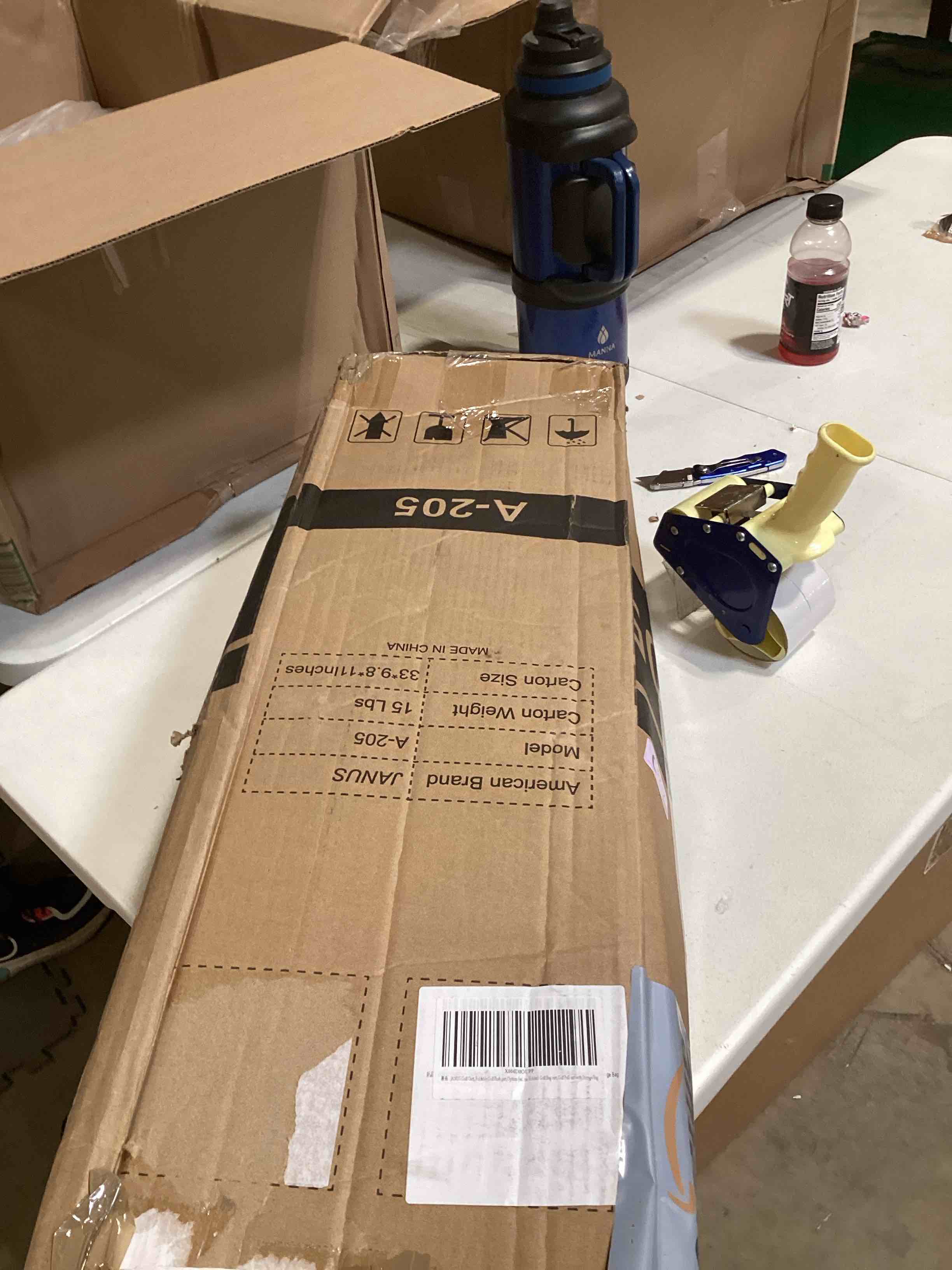 https://s3.amazonaws.com/lotting-images-prod/bidfta/PNK0361889_1729536574627.jpeg