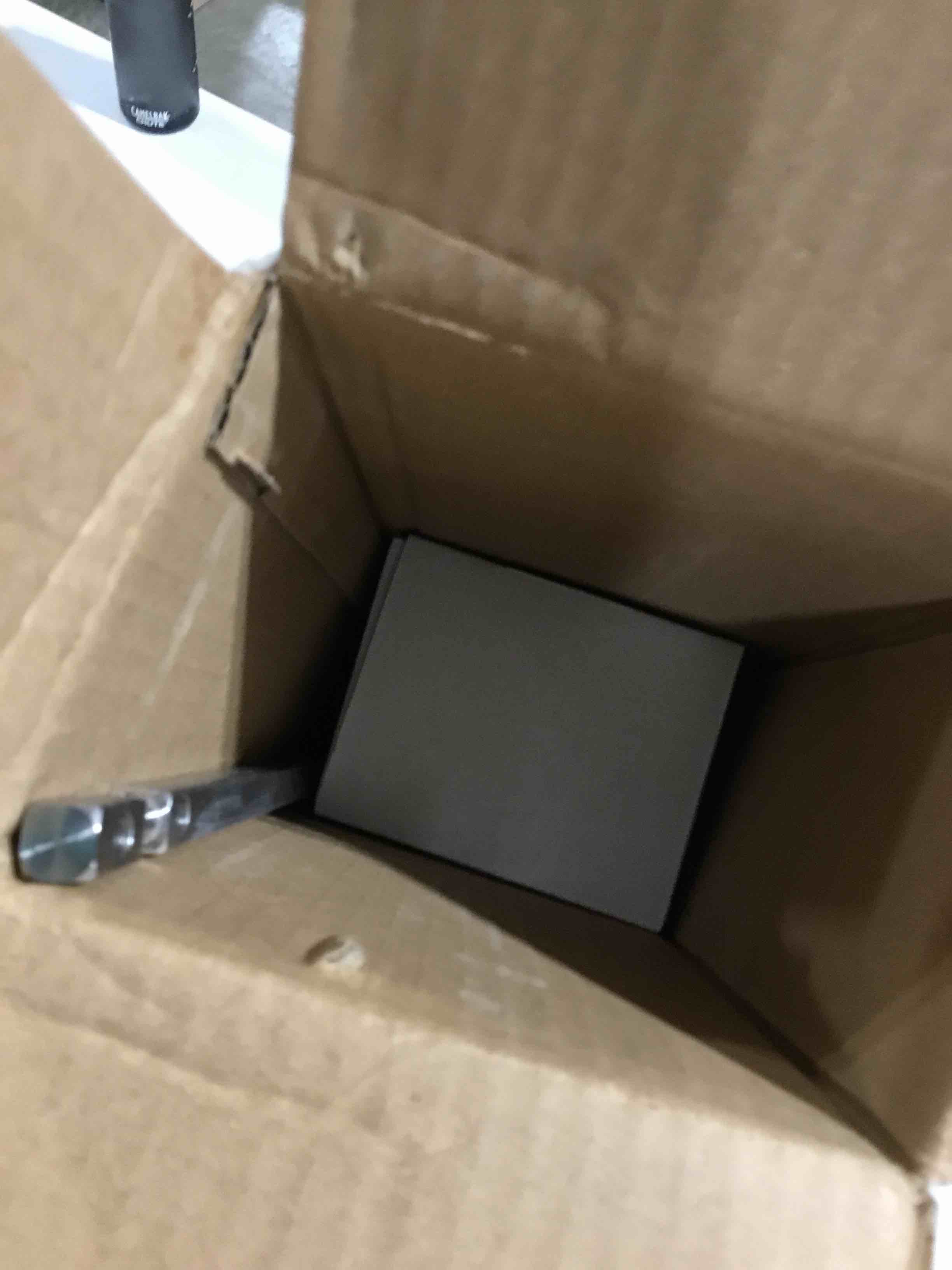https://s3.amazonaws.com/lotting-images-prod/bidfta/PNK0363307_1731605897853.jpeg