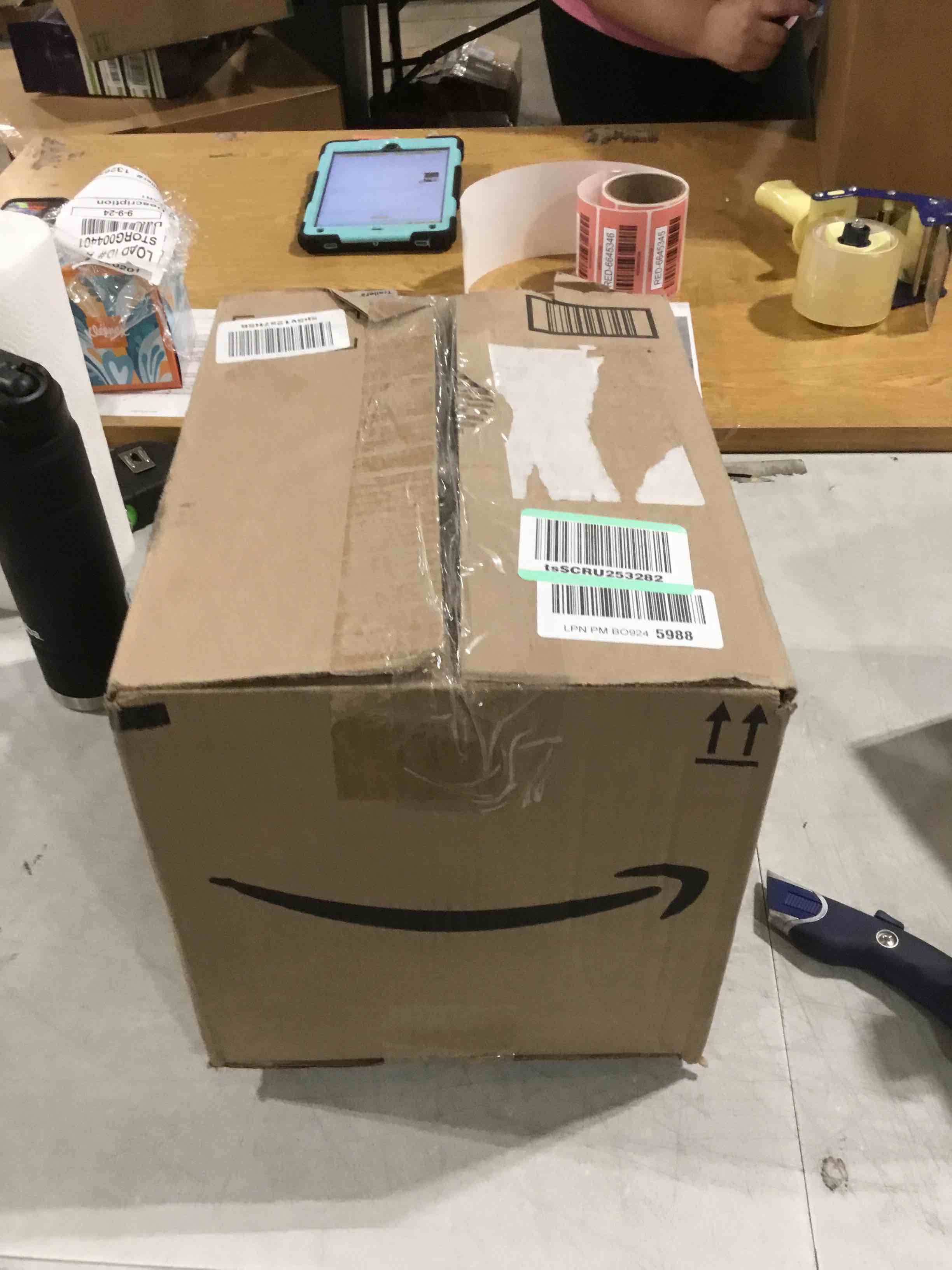 https://s3.amazonaws.com/lotting-images-prod/bidfta/PNK0363781_1729688663123.jpeg