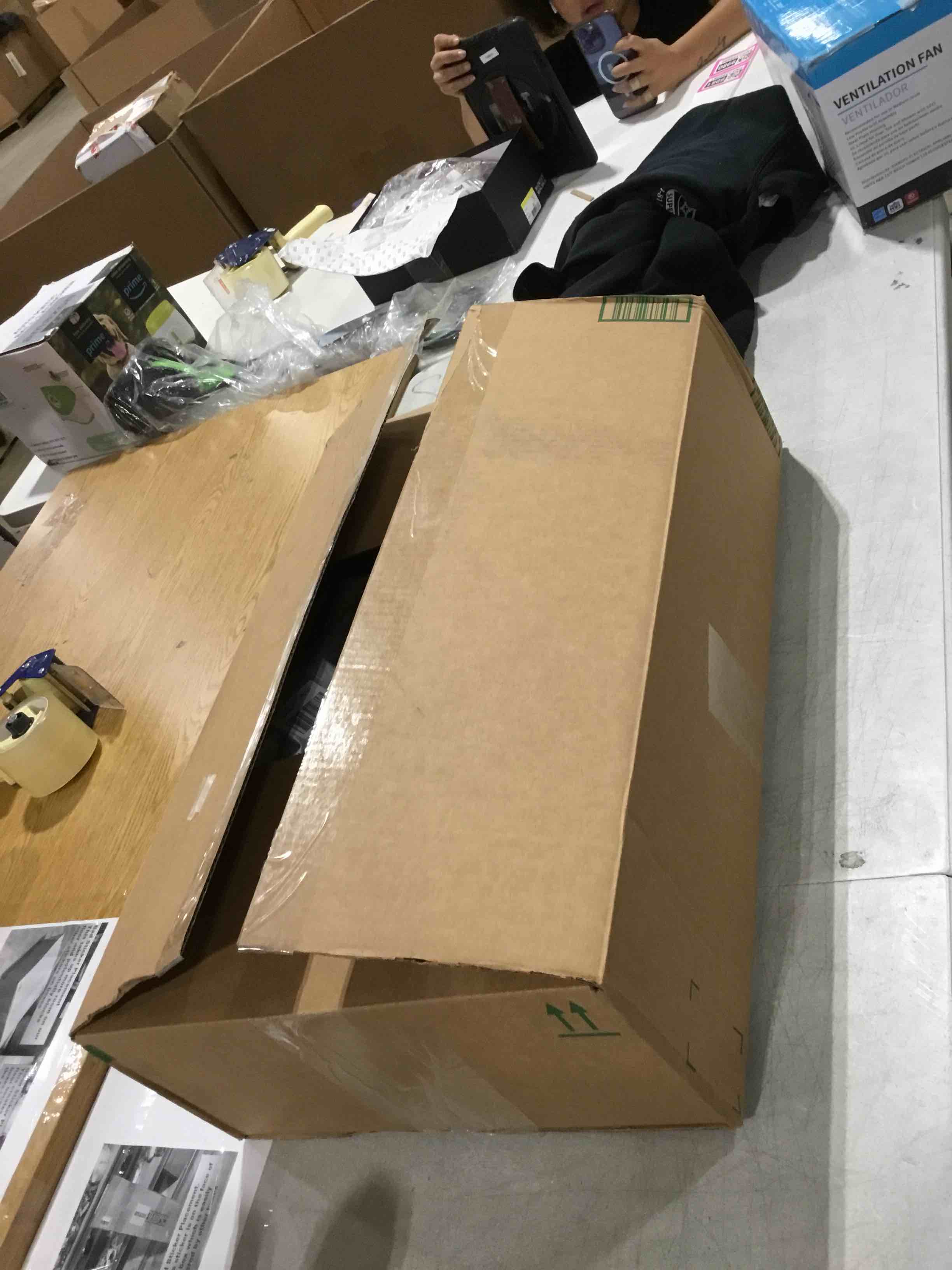 https://s3.amazonaws.com/lotting-images-prod/bidfta/PNK0363786_1729687728443.jpeg