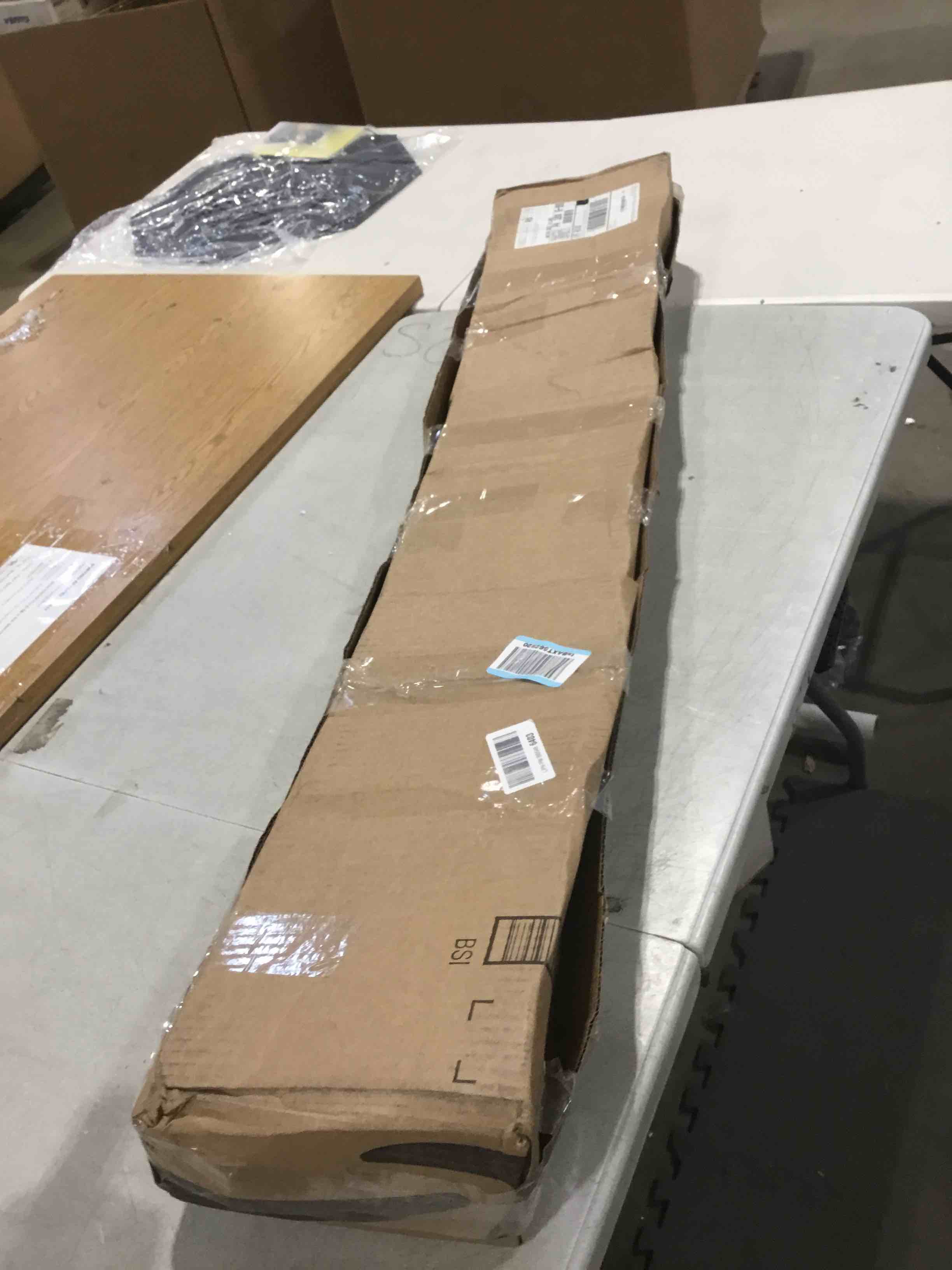 https://s3.amazonaws.com/lotting-images-prod/bidfta/PNK0364213_1730830722514.jpeg