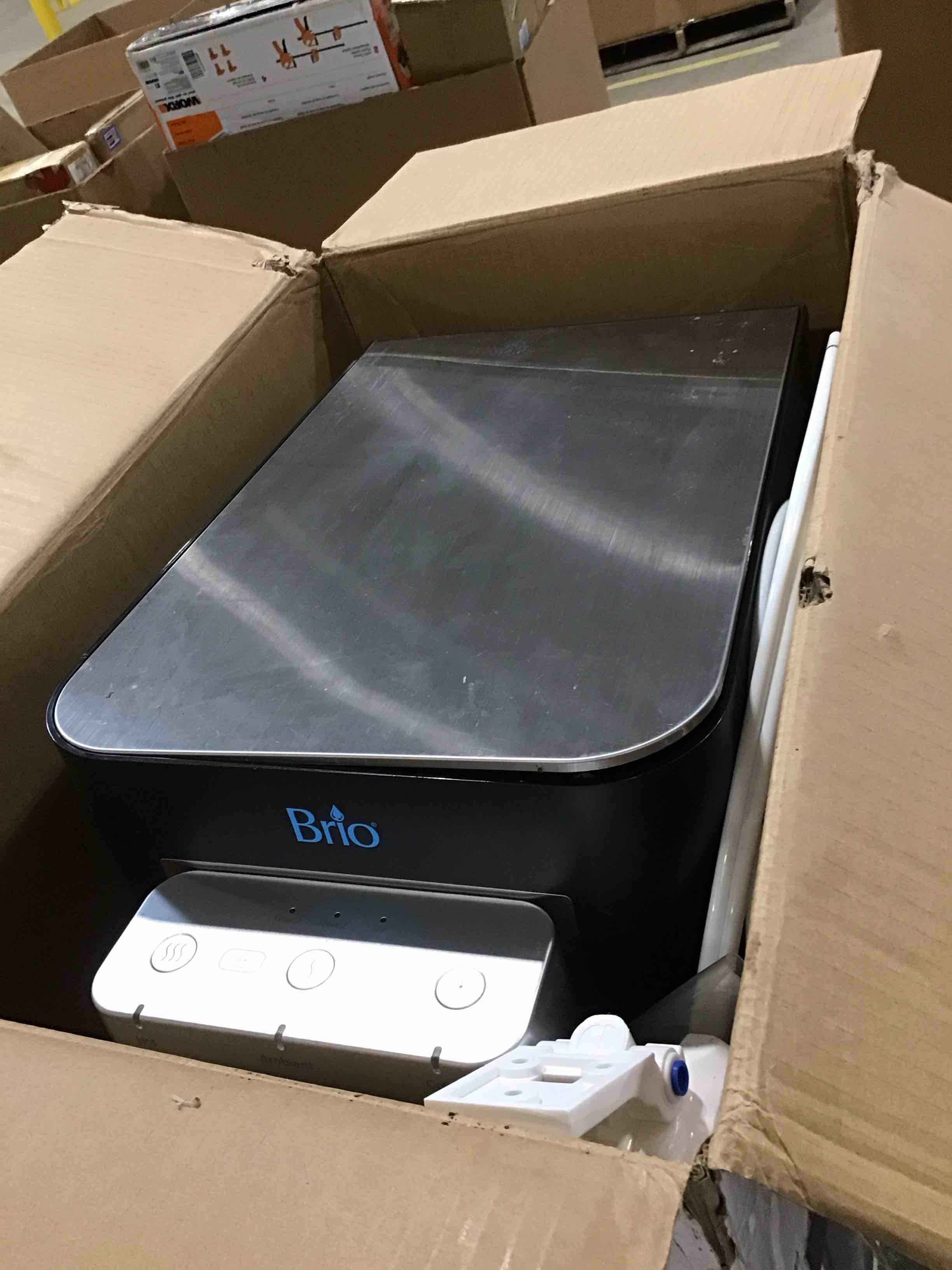 https://s3.amazonaws.com/lotting-images-prod/bidfta/PNK0364244_1730821471642.jpeg