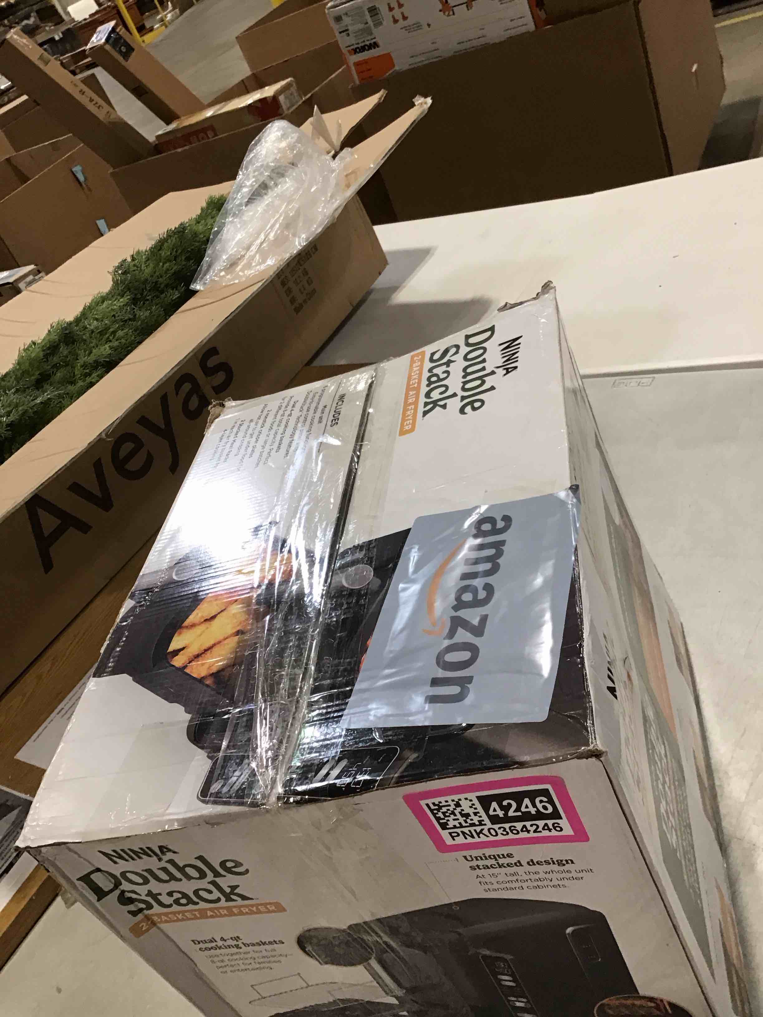 https://s3.amazonaws.com/lotting-images-prod/bidfta/PNK0364246_1730821047087.jpeg