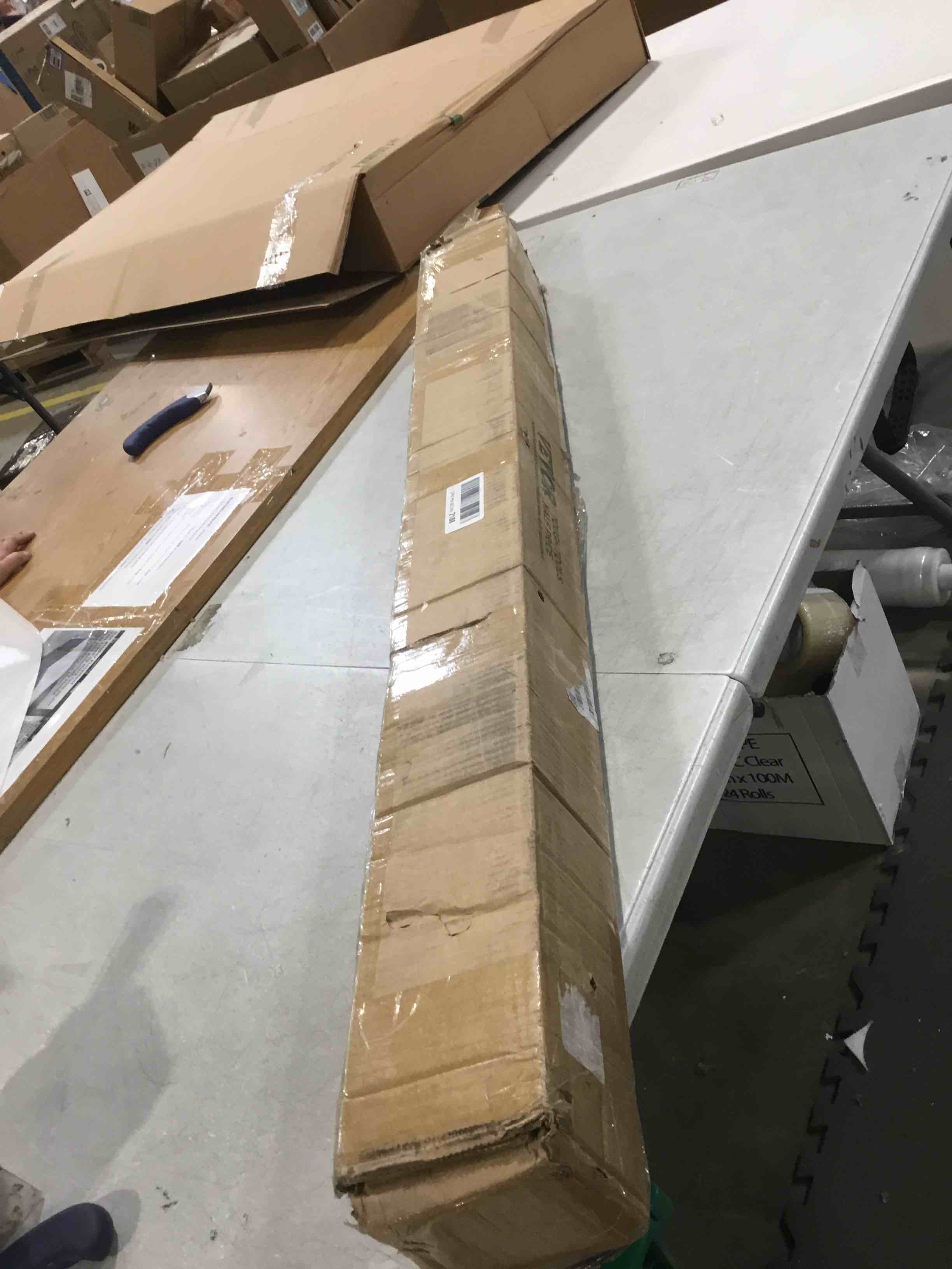 https://s3.amazonaws.com/lotting-images-prod/bidfta/PNK0364300_1730737896585.jpeg