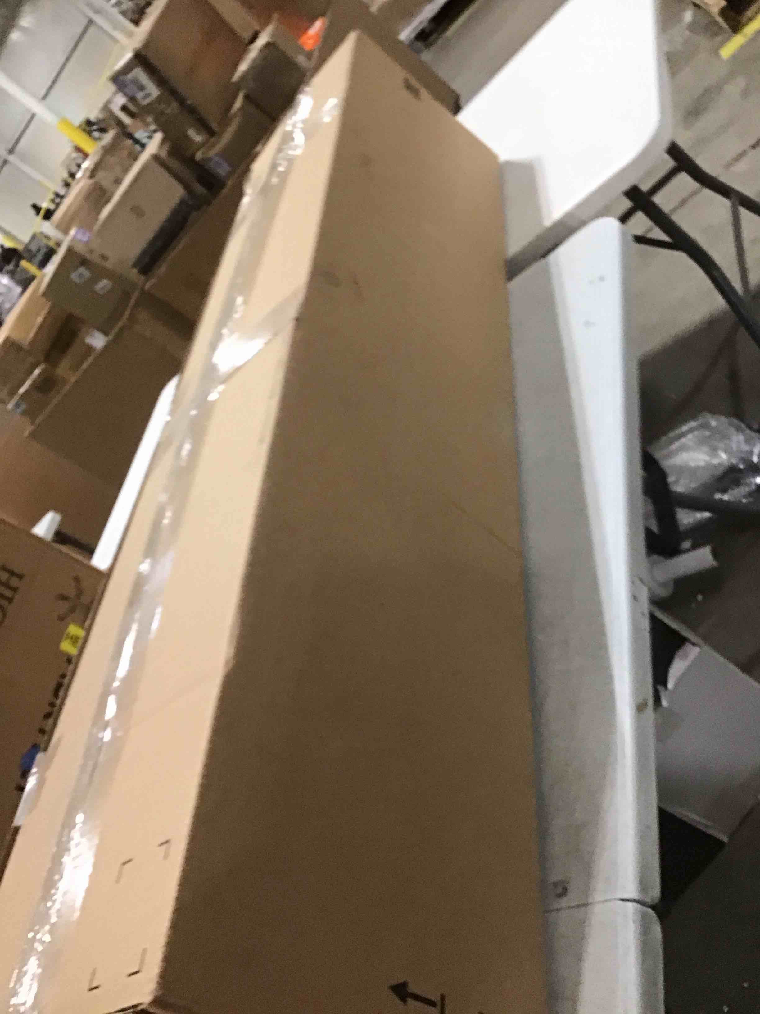 https://s3.amazonaws.com/lotting-images-prod/bidfta/PNK0364499_1730473993542.jpeg