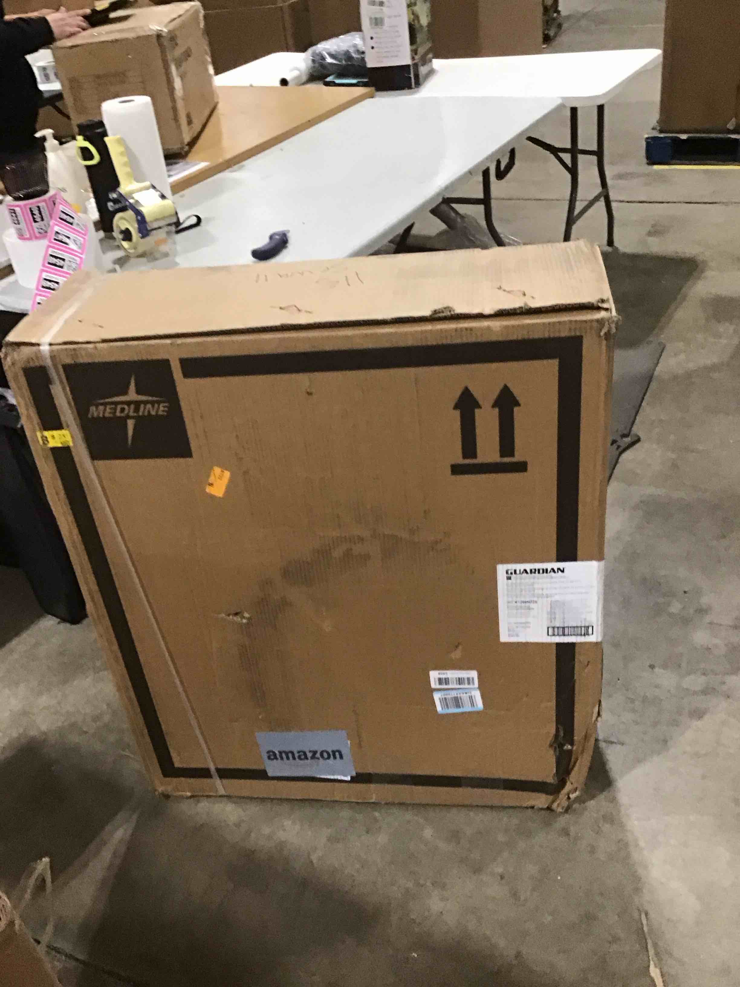 https://s3.amazonaws.com/lotting-images-prod/bidfta/PNK0364553_1730460602978.jpeg
