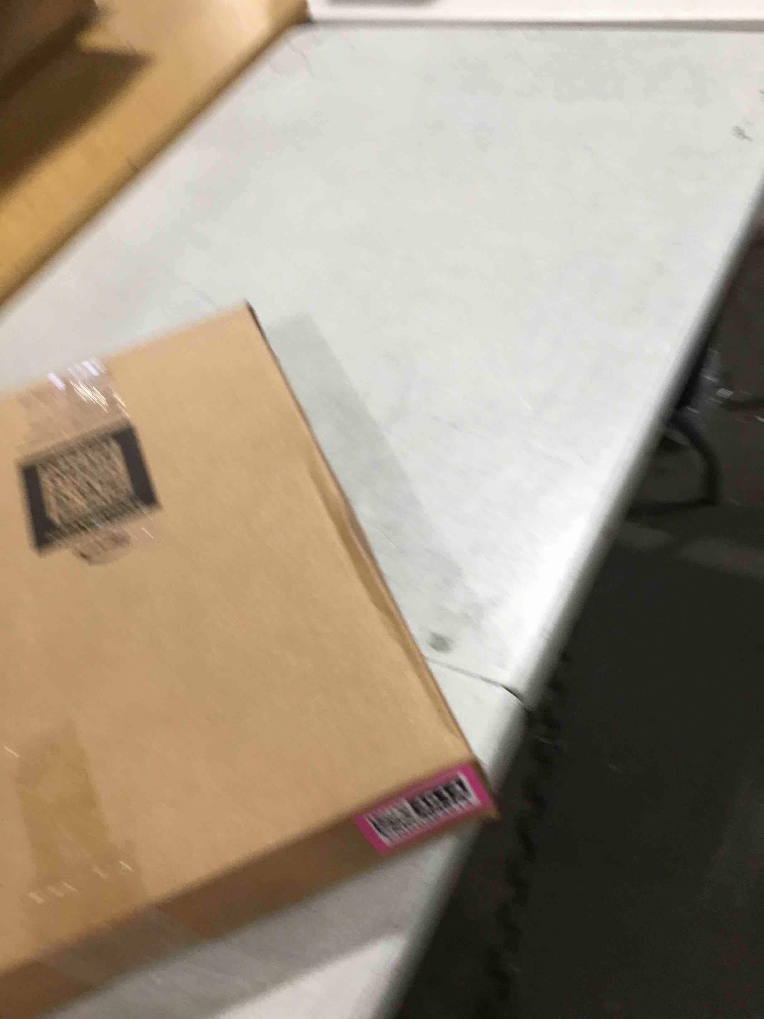 https://s3.amazonaws.com/lotting-images-prod/bidfta/PNK0364614_1730393749296.jpeg