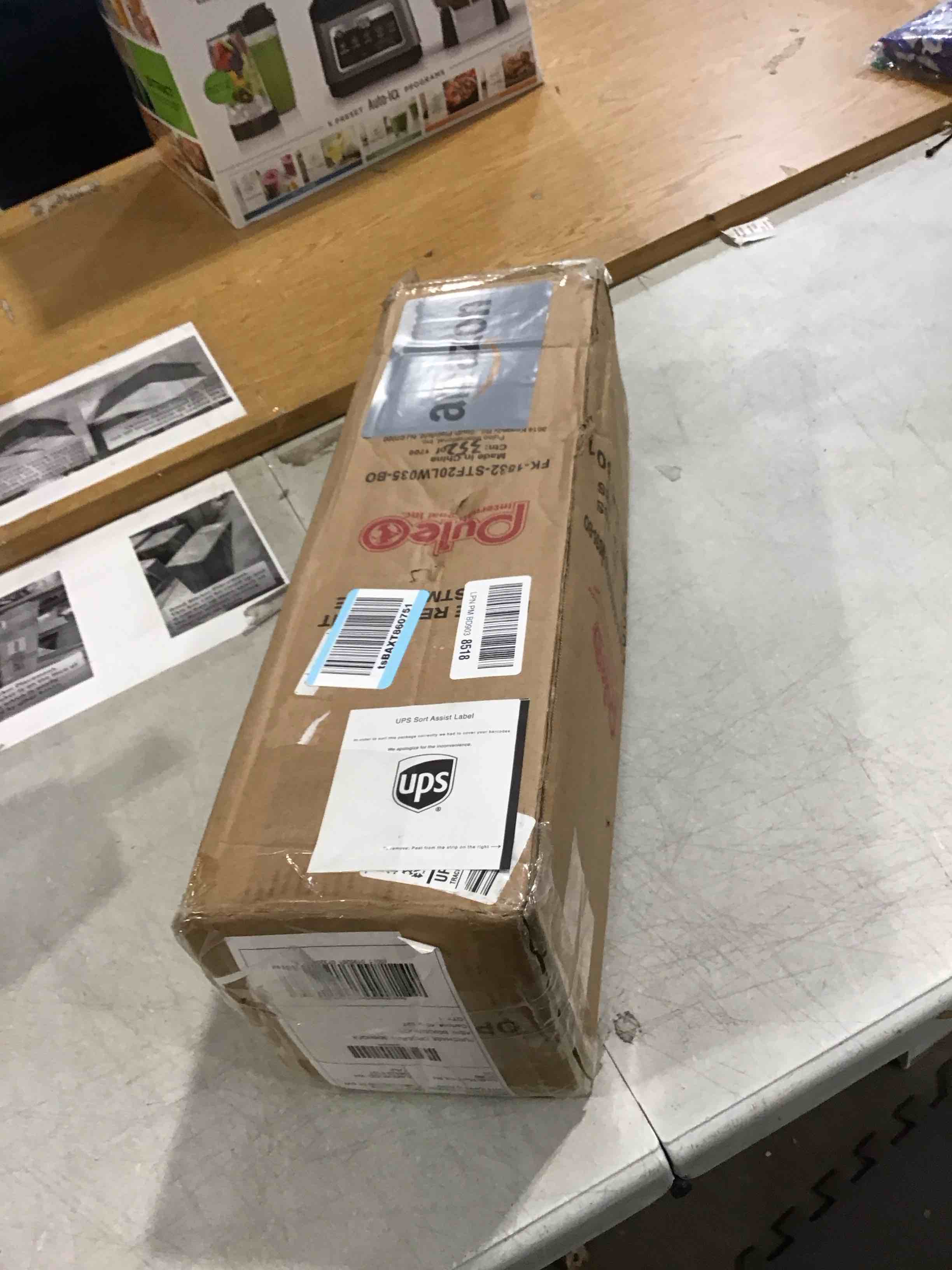 https://s3.amazonaws.com/lotting-images-prod/bidfta/PNK0364770_1730302461000.jpeg