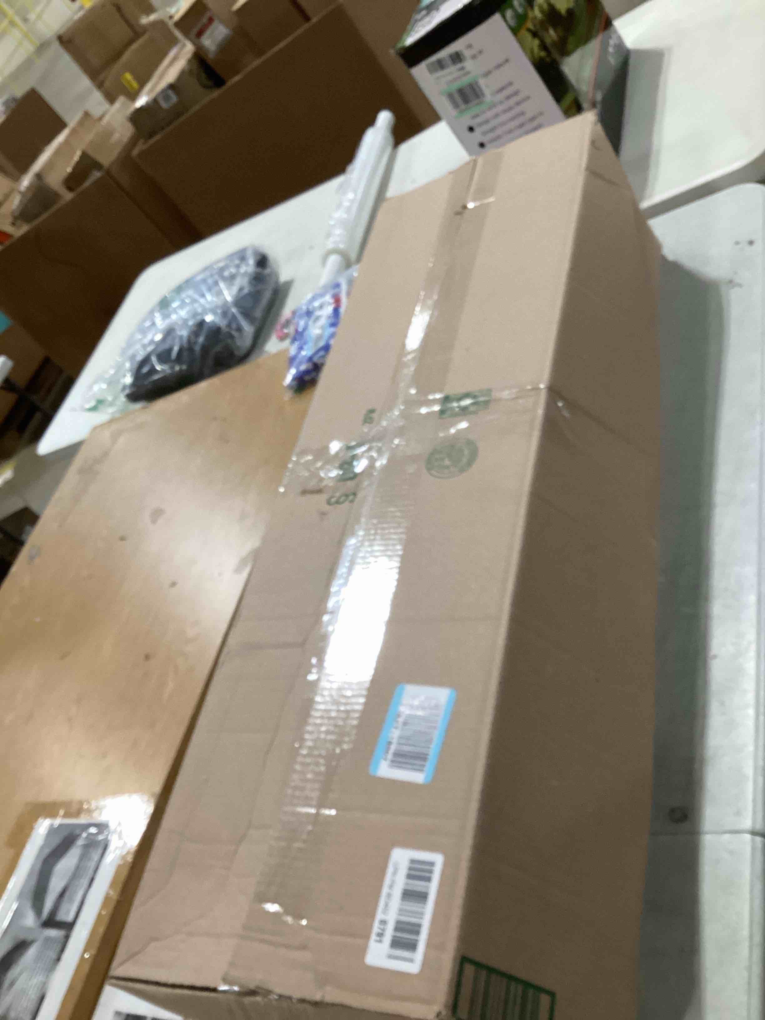https://s3.amazonaws.com/lotting-images-prod/bidfta/PNK0364798_1730297799258.jpeg