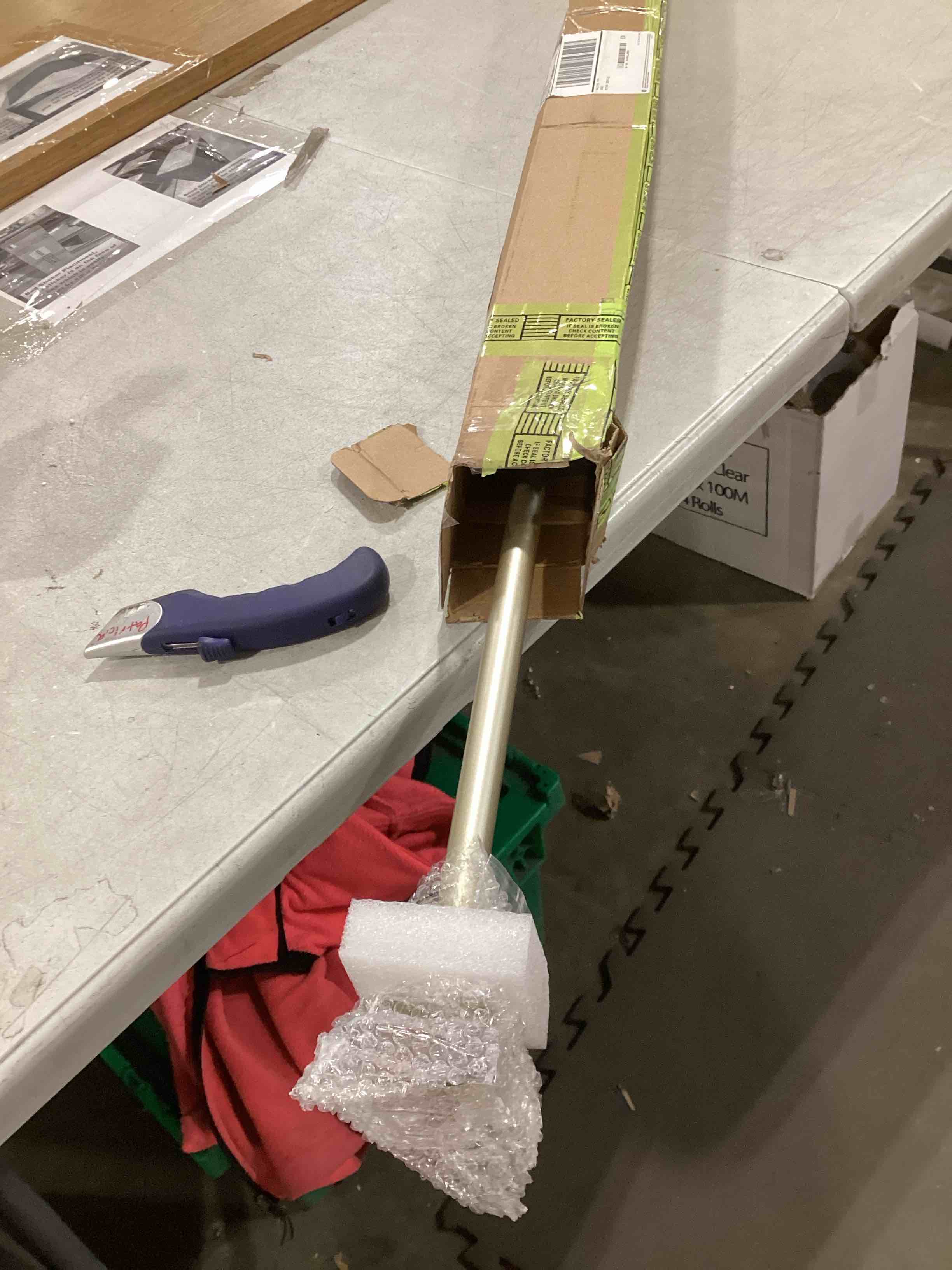 https://s3.amazonaws.com/lotting-images-prod/bidfta/PNK0364804_1730297086801.jpeg