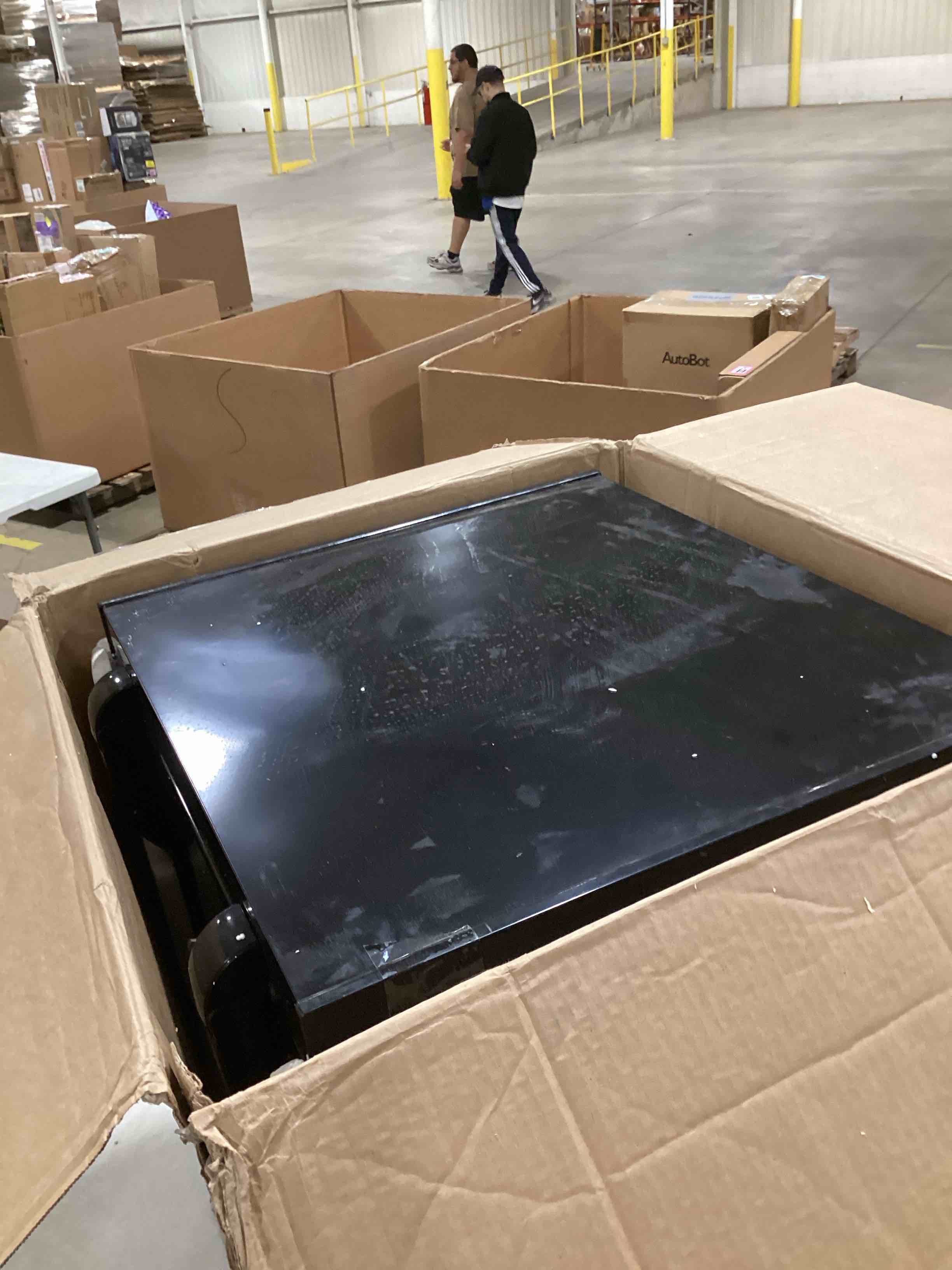 https://s3.amazonaws.com/lotting-images-prod/bidfta/PNK0364823_1730293084899.jpeg