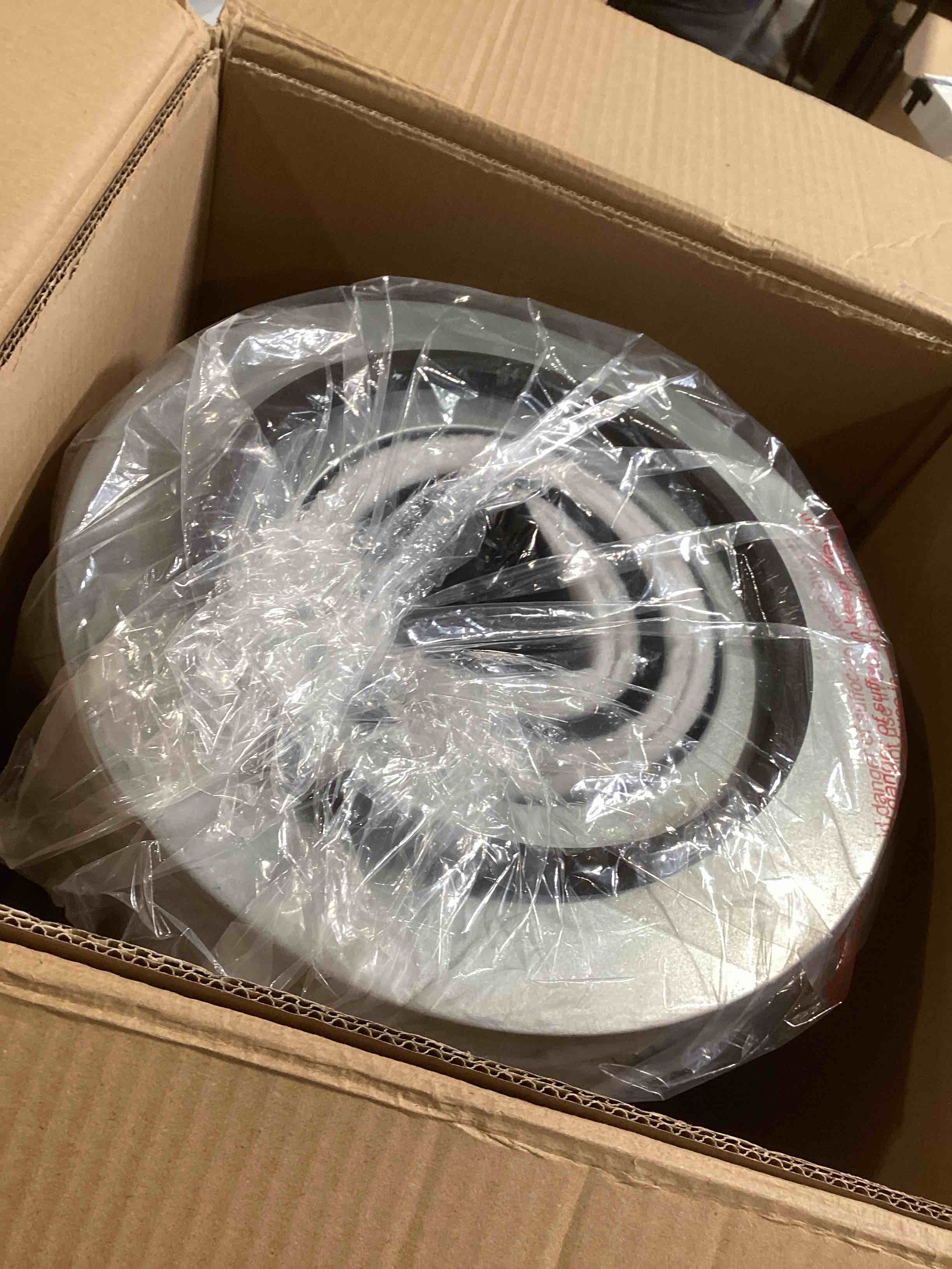 https://s3.amazonaws.com/lotting-images-prod/bidfta/PNK0365855_1728923956099.jpeg