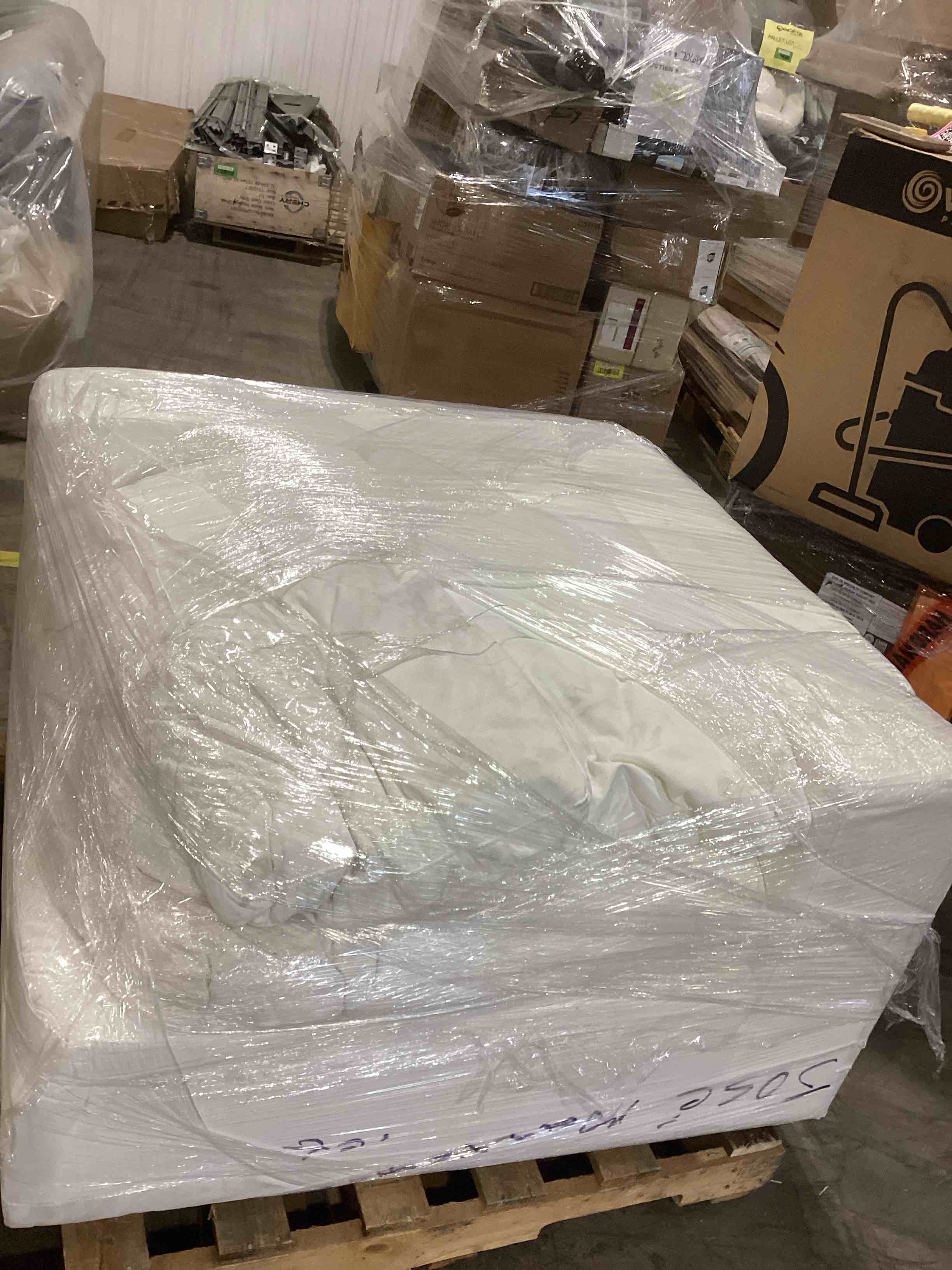 Right Arm and Middle Sectional Couch White ( Incomplete)