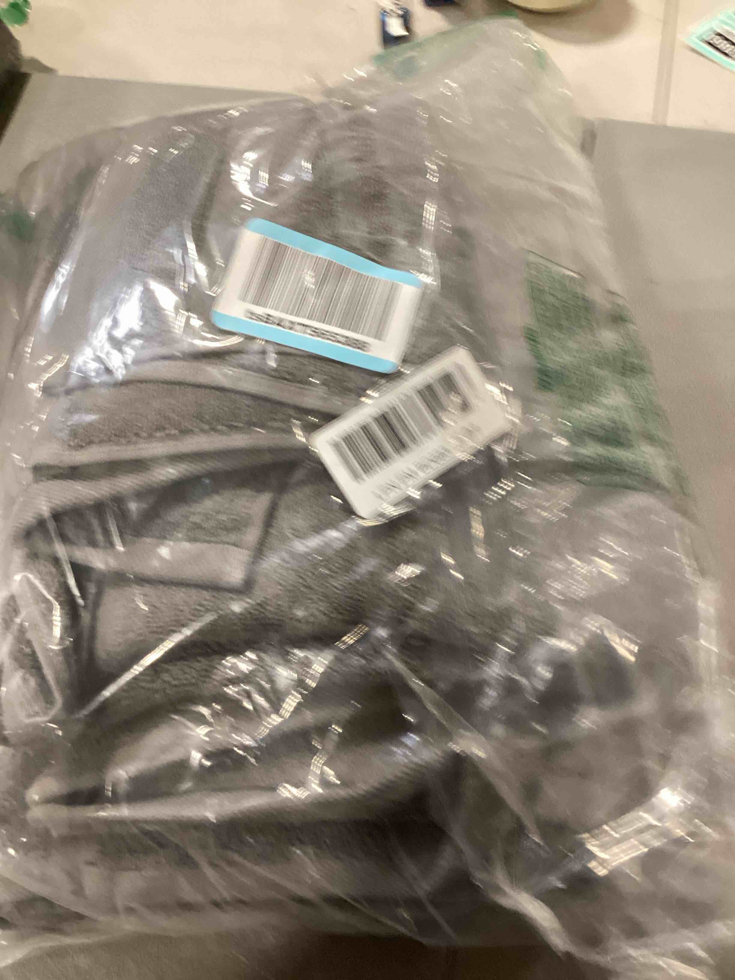 https://s3.amazonaws.com/lotting-images-prod/bidfta/PNK0366041_1731948028094.jpeg