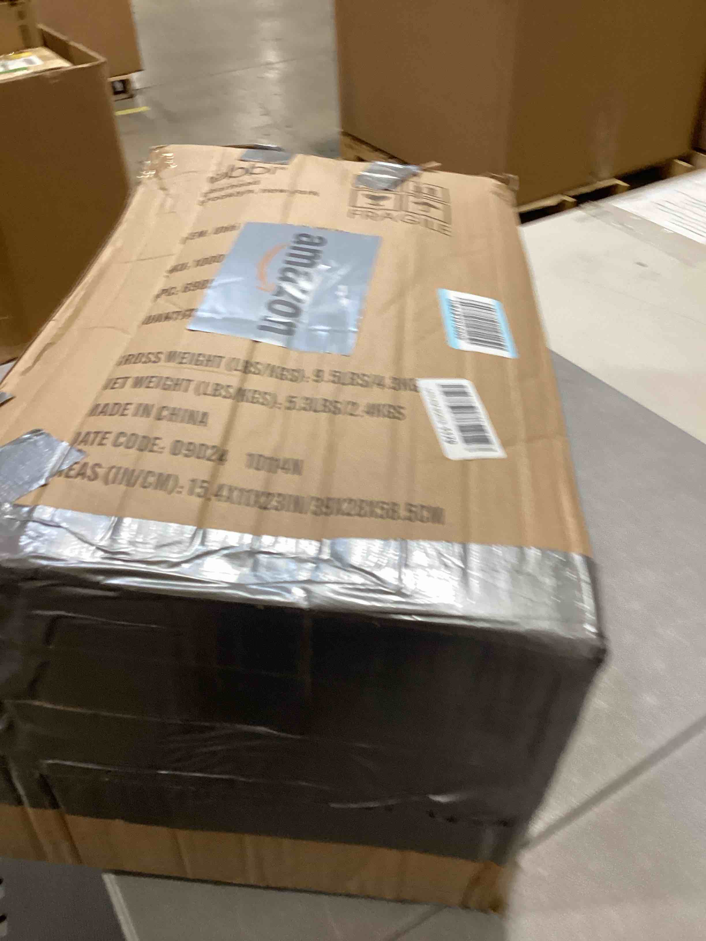 https://s3.amazonaws.com/lotting-images-prod/bidfta/PNK0366720_1731332829238.jpeg