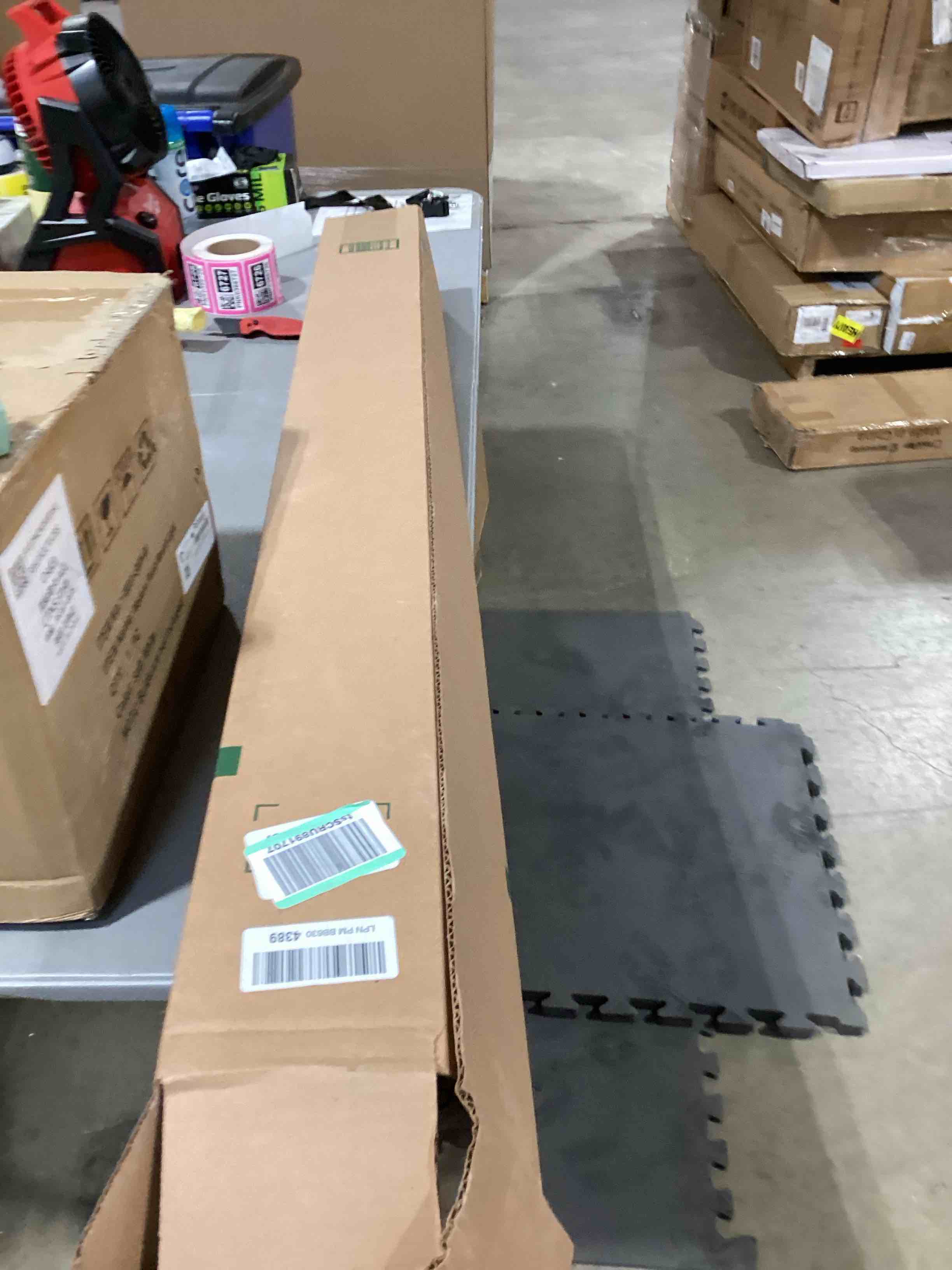 https://s3.amazonaws.com/lotting-images-prod/bidfta/PNK0366731_1731330860340.jpeg