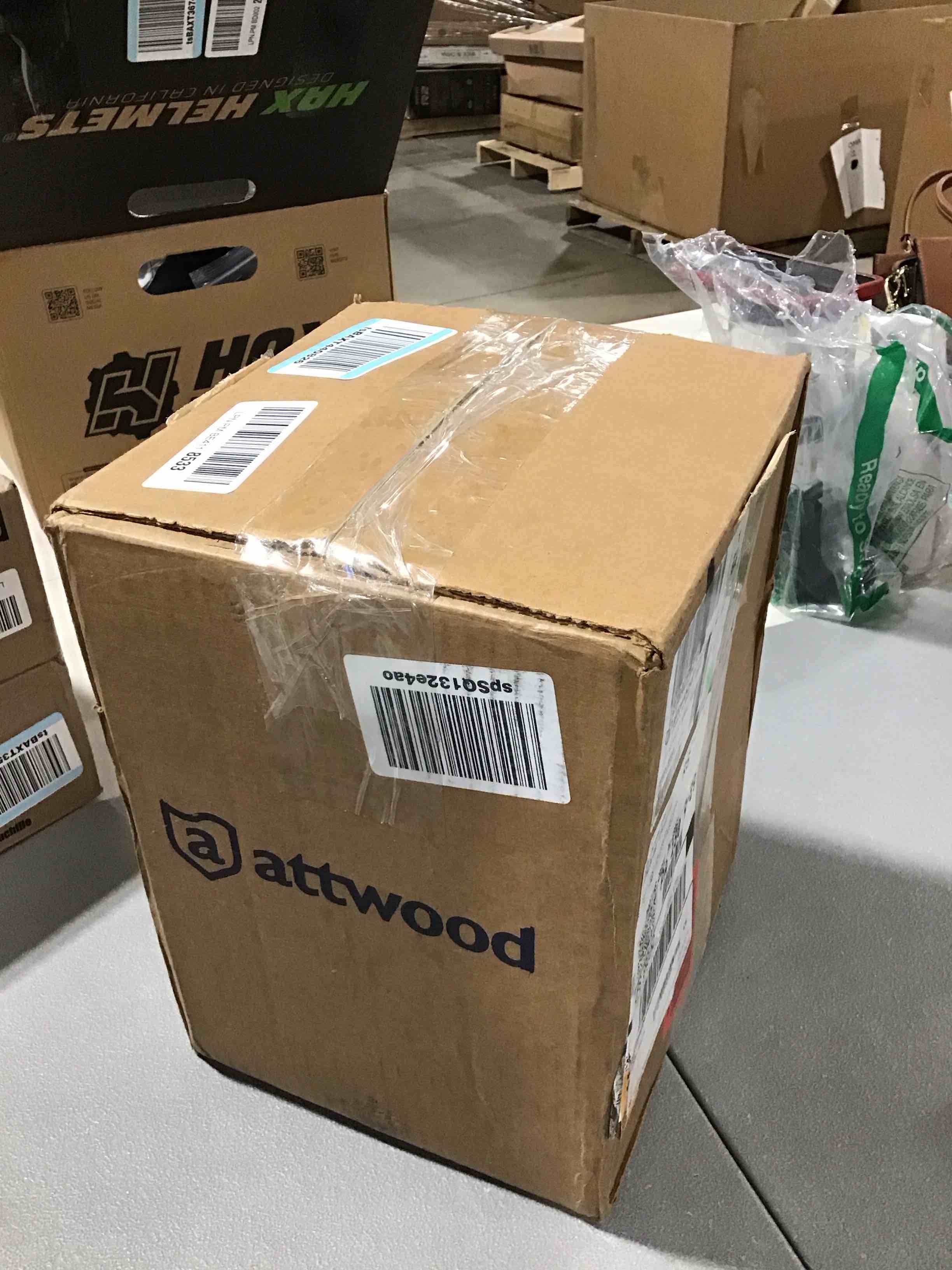 https://s3.amazonaws.com/lotting-images-prod/bidfta/PNK0367278_1730376788008.jpeg