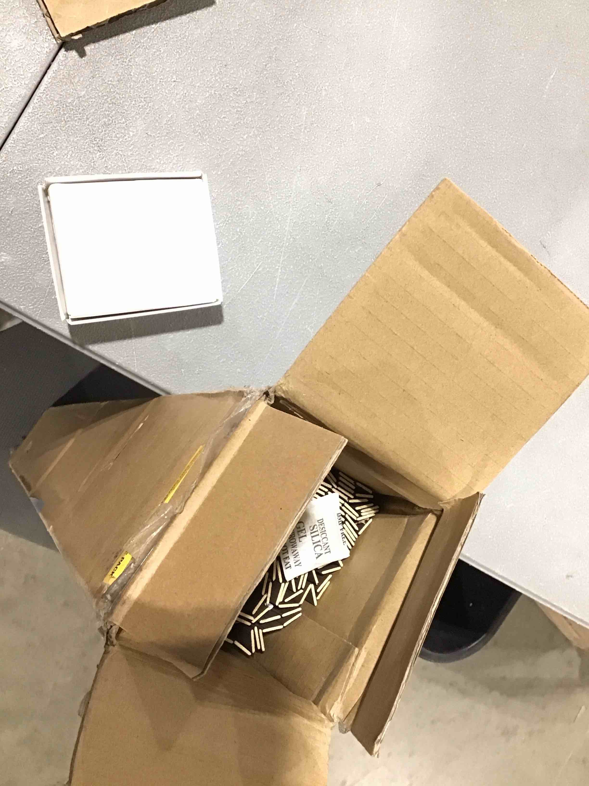 https://s3.amazonaws.com/lotting-images-prod/bidfta/PNK0367316_1730373501322.jpeg