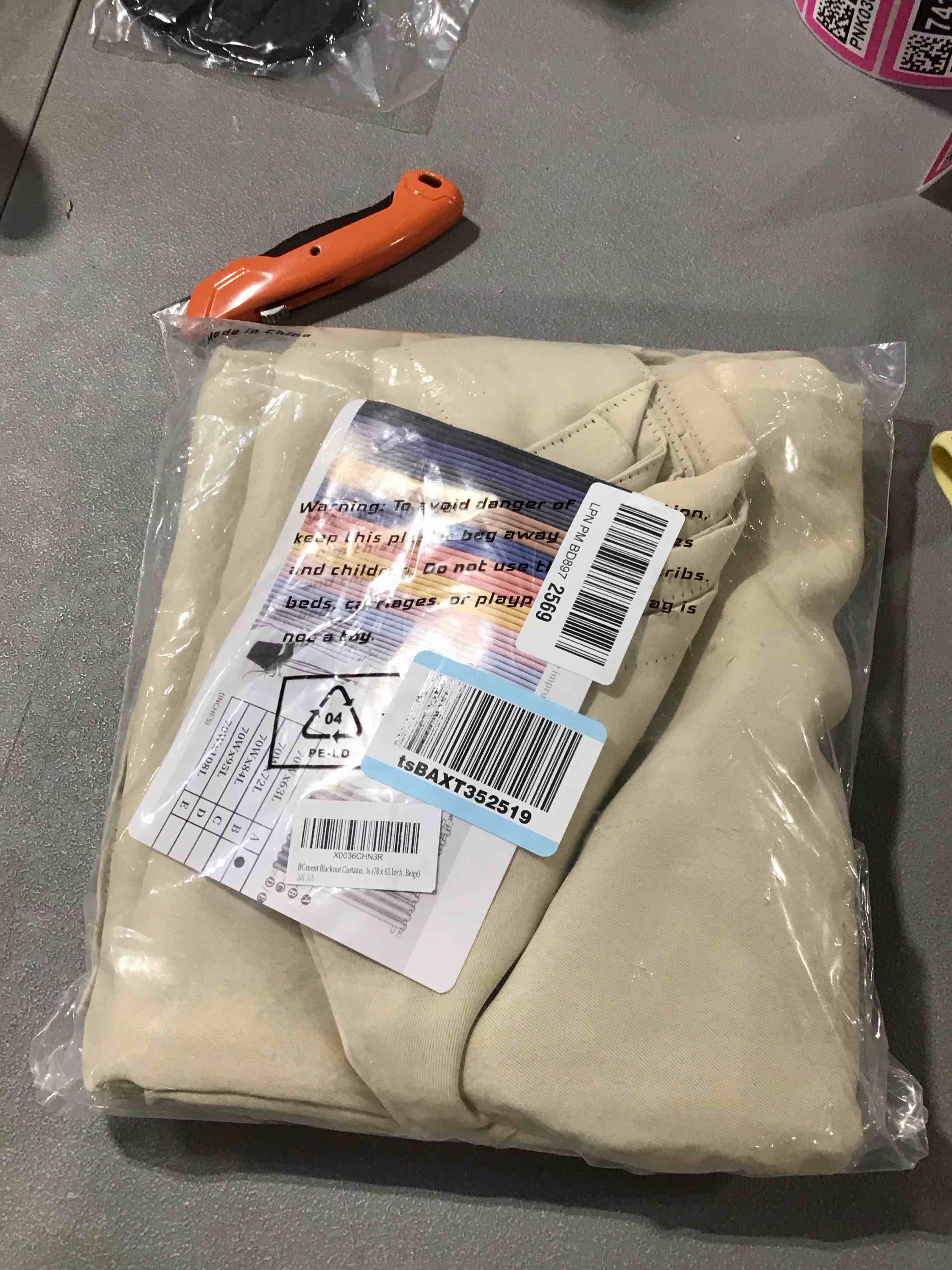 https://s3.amazonaws.com/lotting-images-prod/bidfta/PNK0367450_1730209289567.jpeg