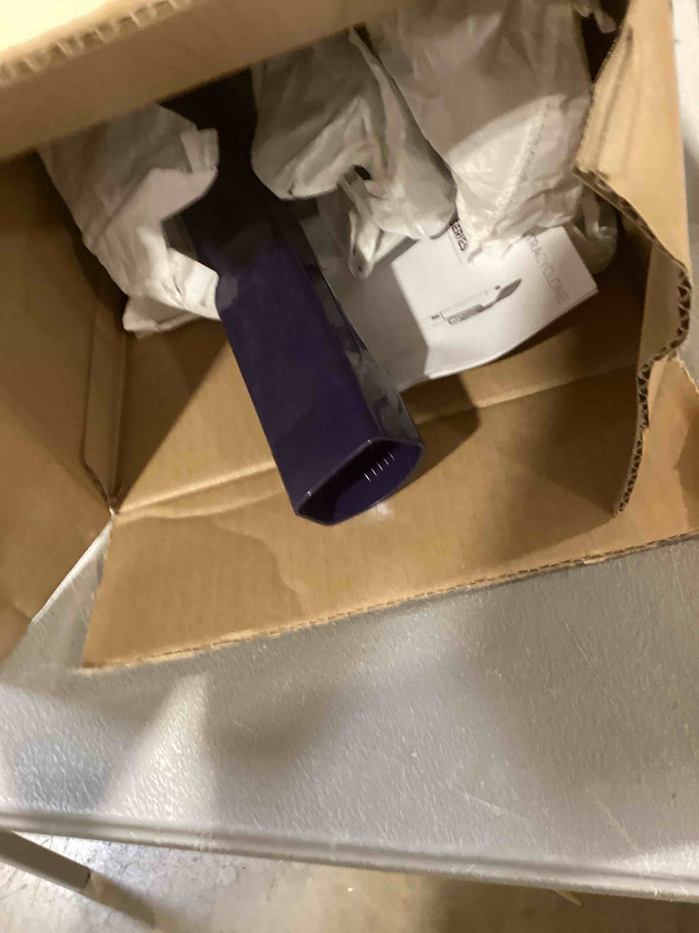 https://s3.amazonaws.com/lotting-images-prod/bidfta/PNK0367865_1729689332056.jpeg