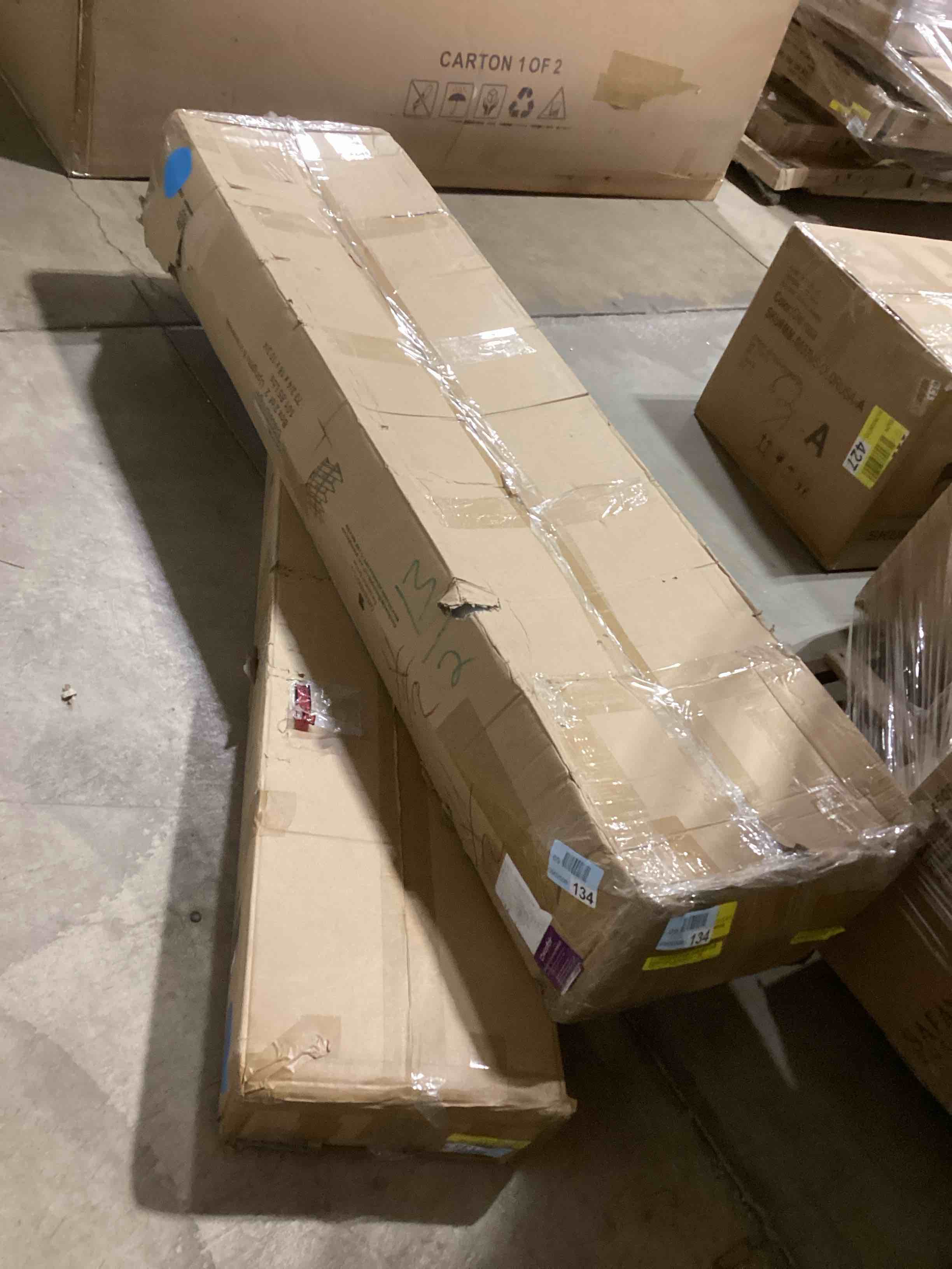 https://s3.amazonaws.com/lotting-images-prod/bidfta/PNK0368002_1733766646542.jpeg