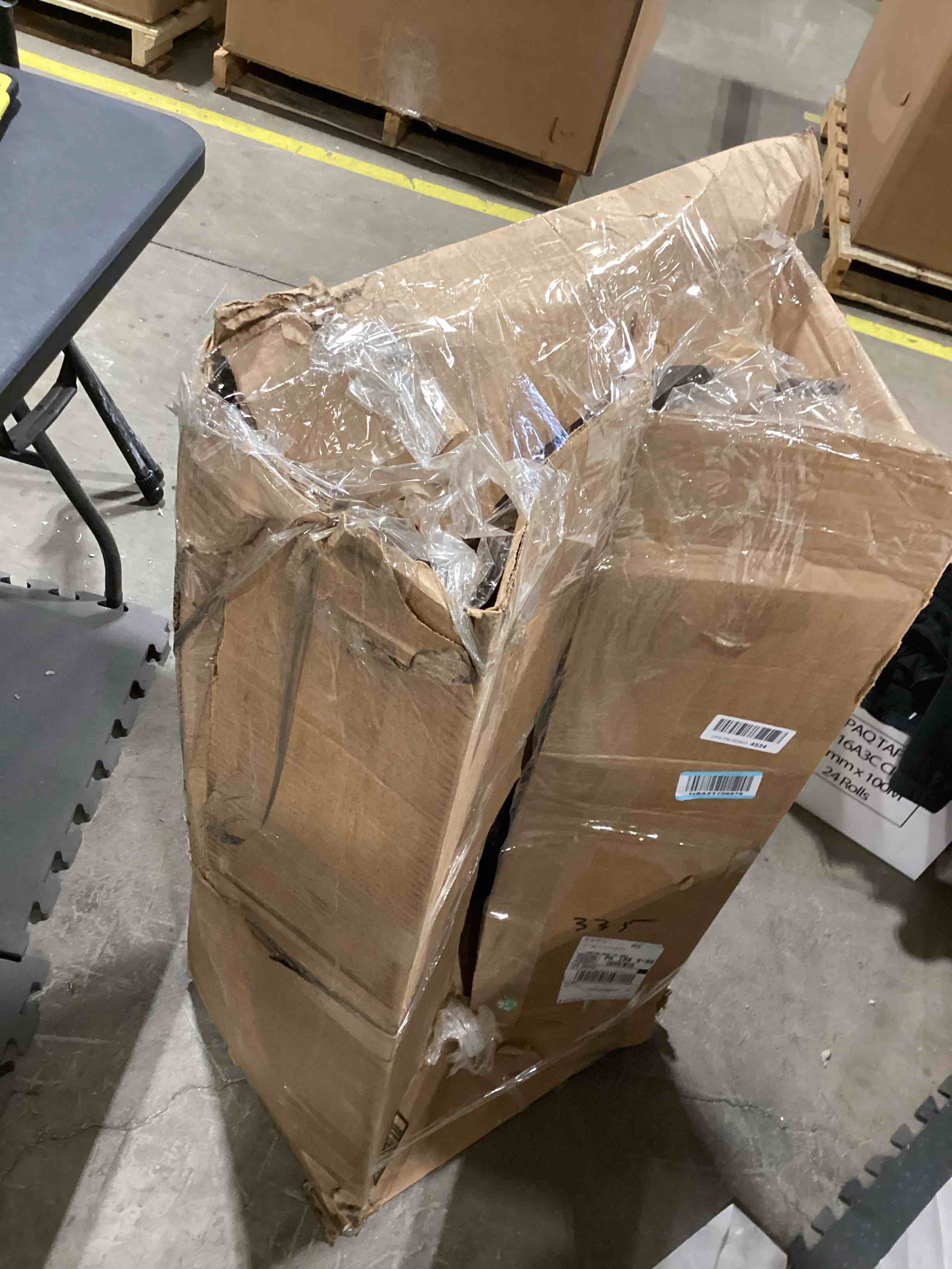 https://s3.amazonaws.com/lotting-images-prod/bidfta/PNK0368171_1733320745209.jpeg