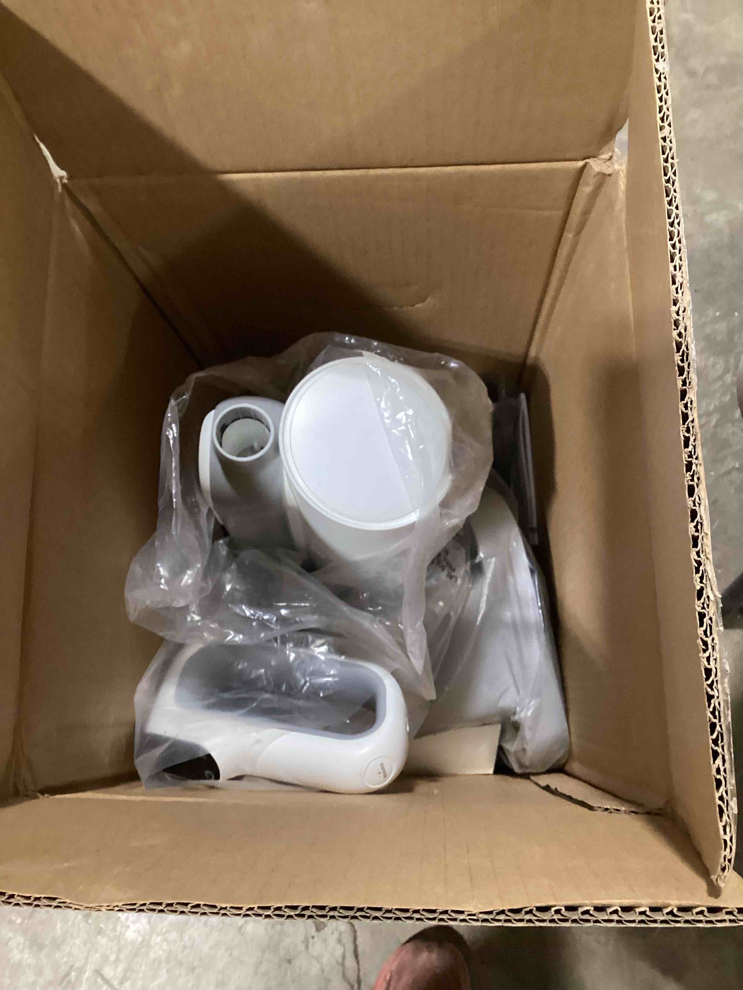 https://s3.amazonaws.com/lotting-images-prod/bidfta/PNK0368476_1733143092286.jpeg