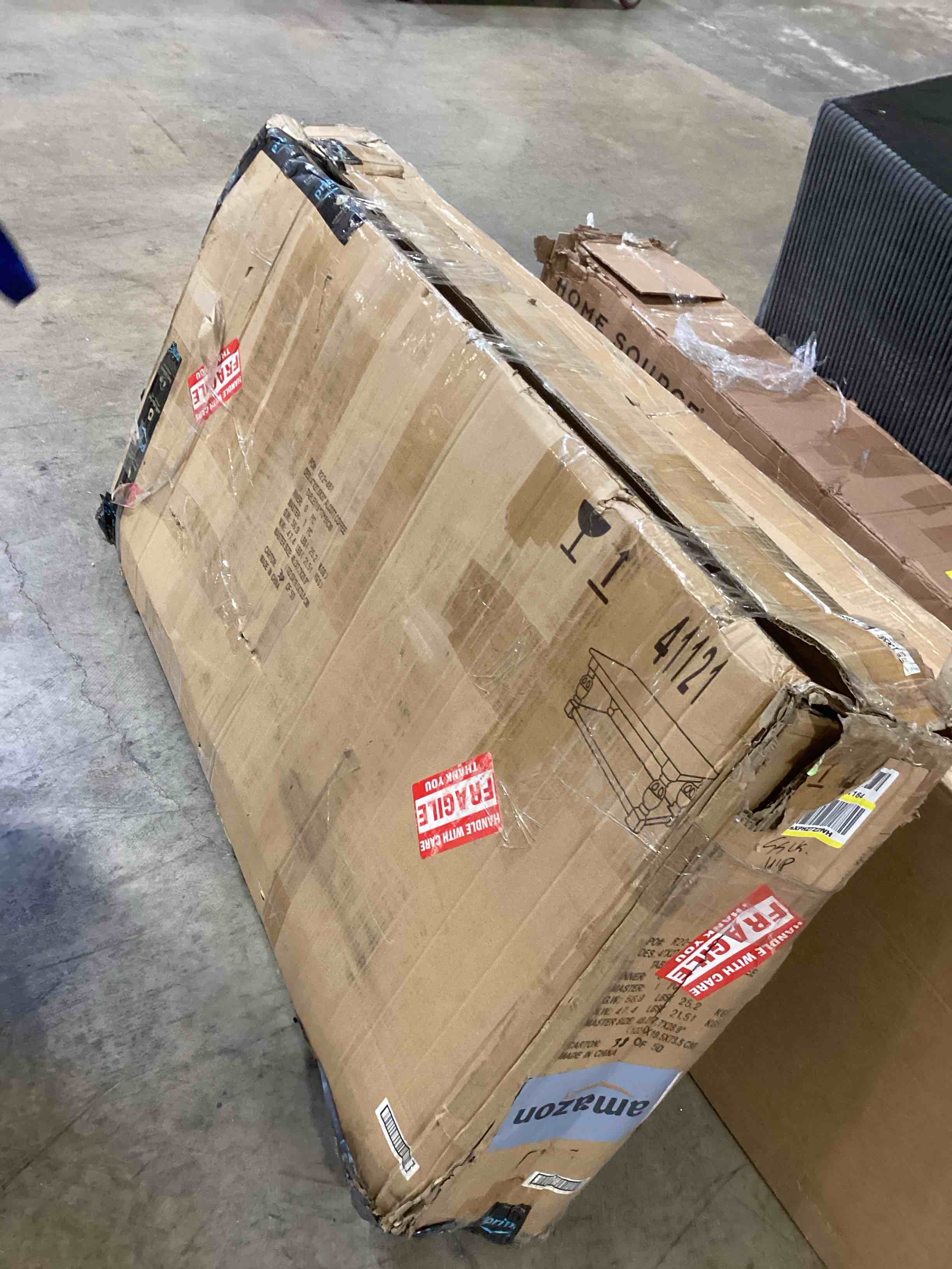 https://s3.amazonaws.com/lotting-images-prod/bidfta/PNK0368593_1732731084139.jpeg