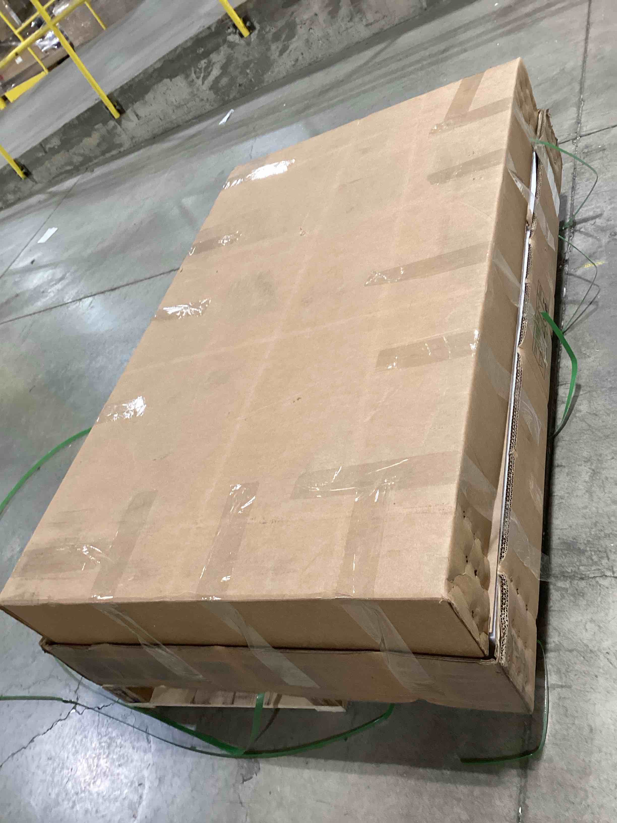 https://s3.amazonaws.com/lotting-images-prod/bidfta/PNK0368640_1732624137797.jpeg